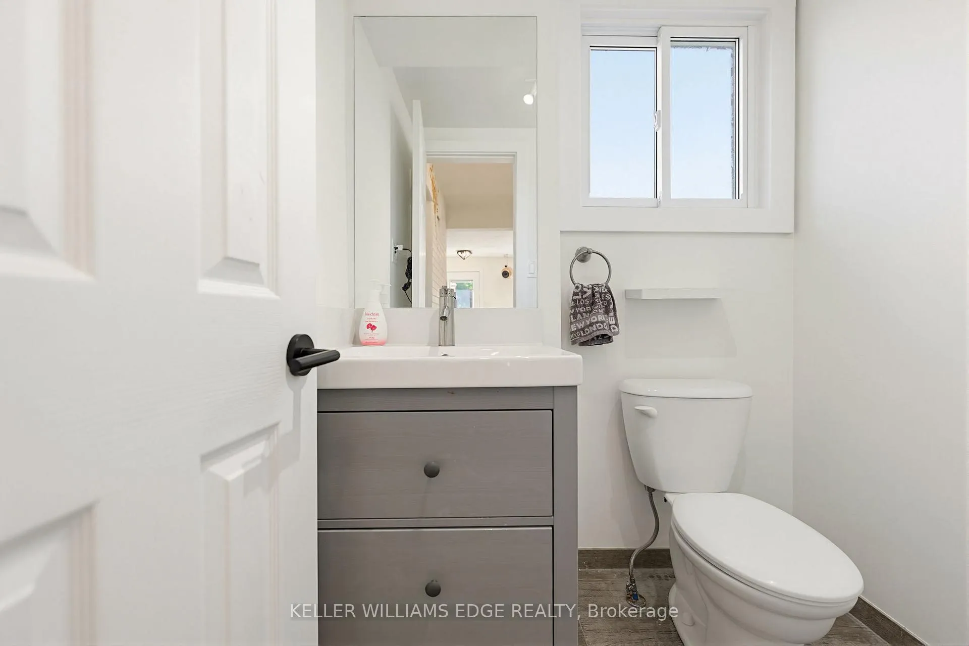 Photo 11 of Unit 7, 161 Berkindale Drive, Hamilton, Riverdale — HOMEH