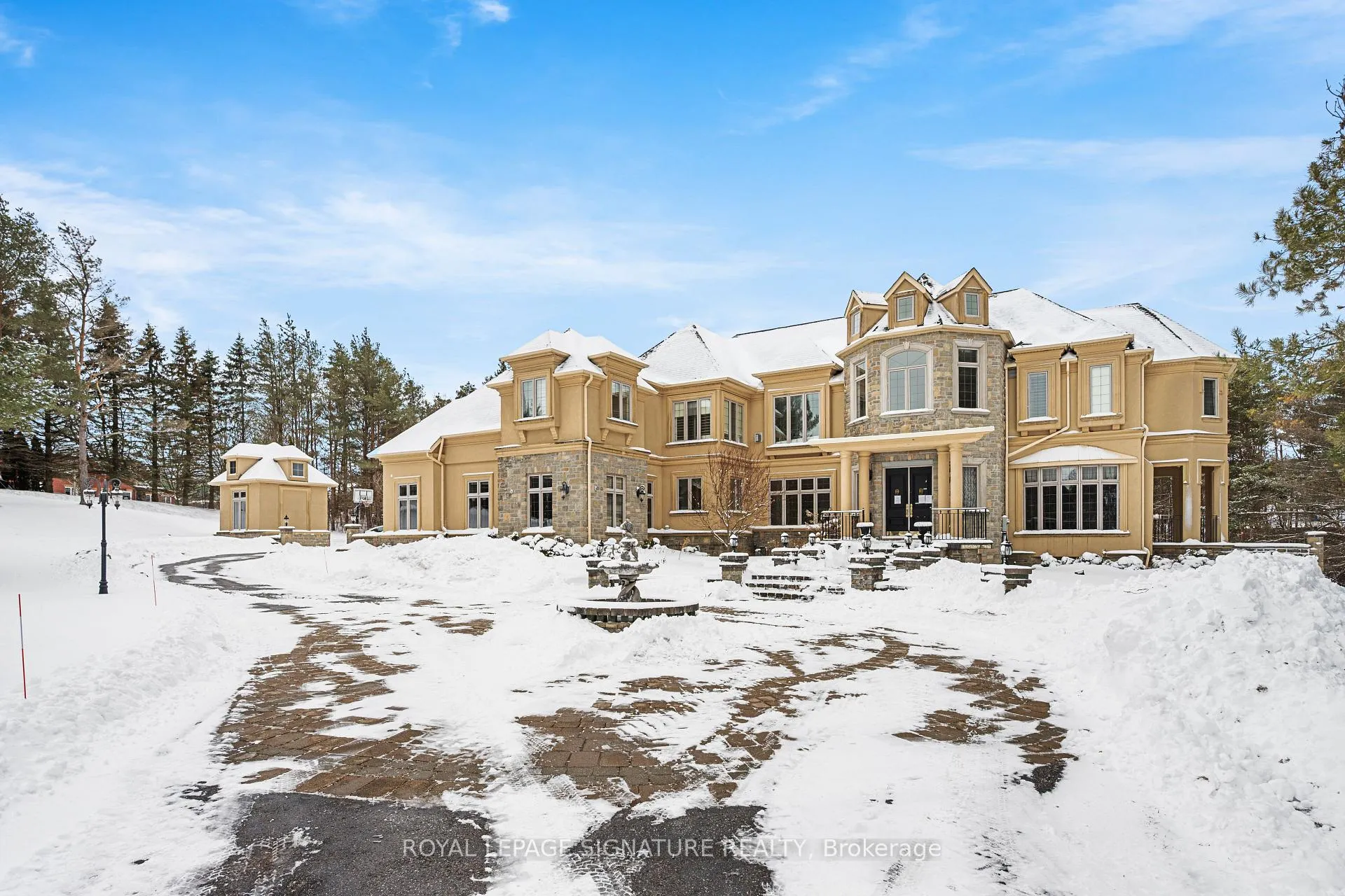 Photo 1 of 8 Elia Drive, Whitchurch-Stouffville, Rural Whitchurch-Stouffville — HOMEH