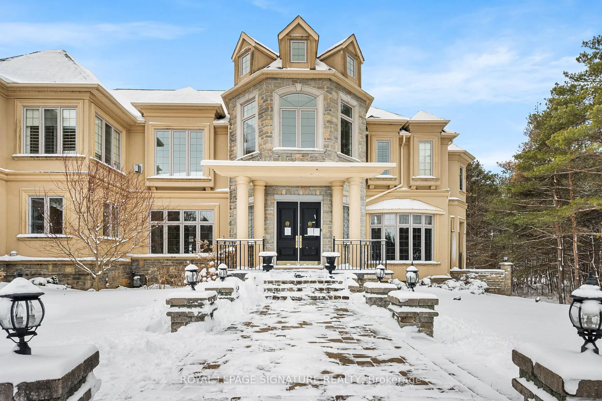 Photo 2 of 8 Elia Drive, Whitchurch-Stouffville, Rural Whitchurch-Stouffville — HOMEH