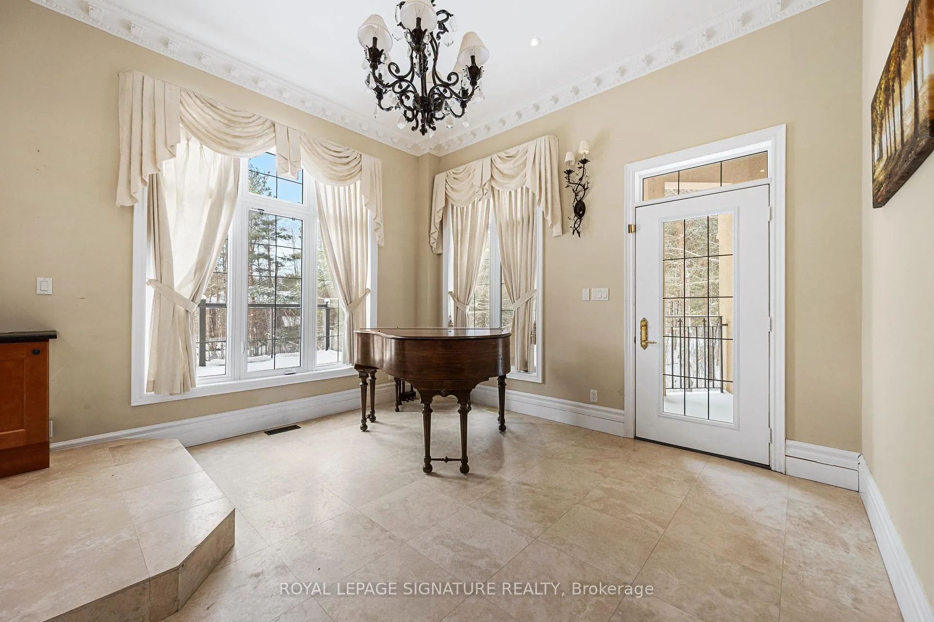 Photo 5 of 8 Elia Drive, Whitchurch-Stouffville, Rural Whitchurch-Stouffville — HOMEH