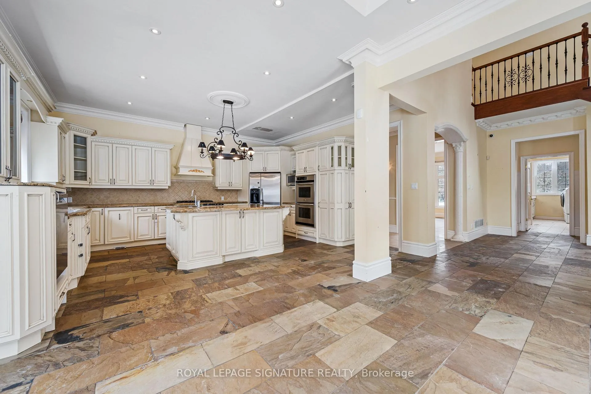 Photo 11 of 8 Elia Drive, Whitchurch-Stouffville, Rural Whitchurch-Stouffville — HOMEH