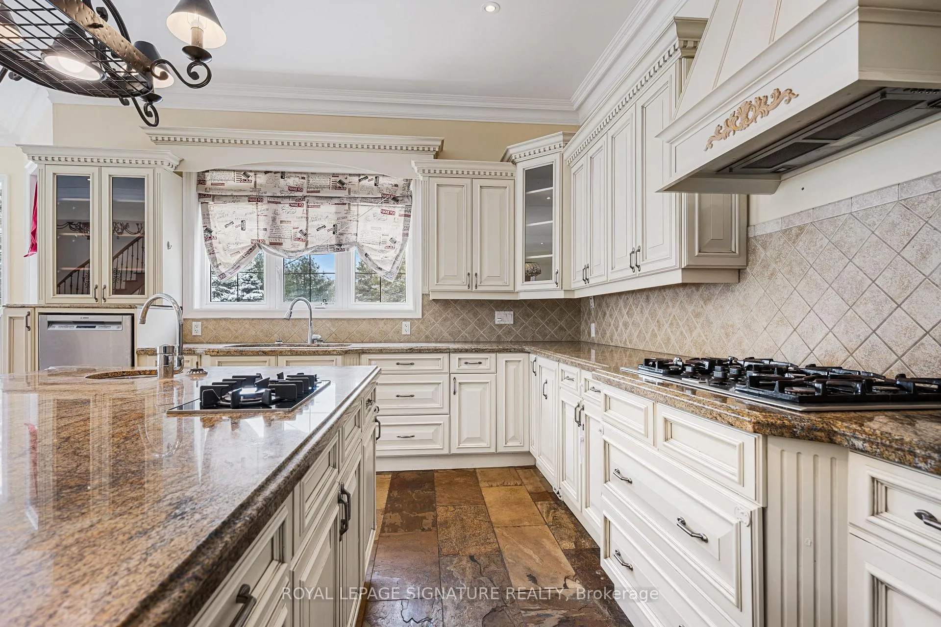 Photo 13 of 8 Elia Drive, Whitchurch-Stouffville, Rural Whitchurch-Stouffville — HOMEH