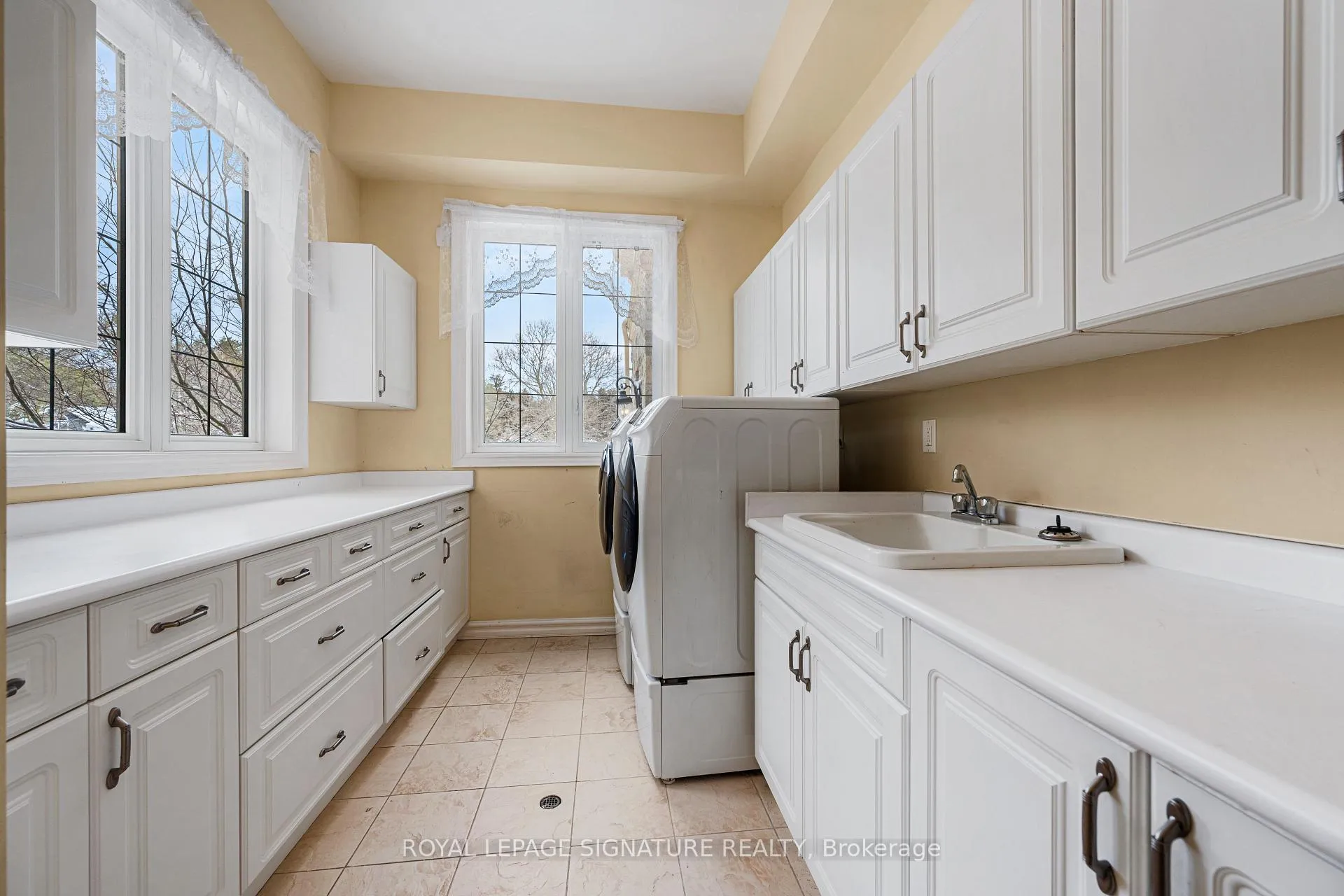 Photo 15 of 8 Elia Drive, Whitchurch-Stouffville, Rural Whitchurch-Stouffville — HOMEH