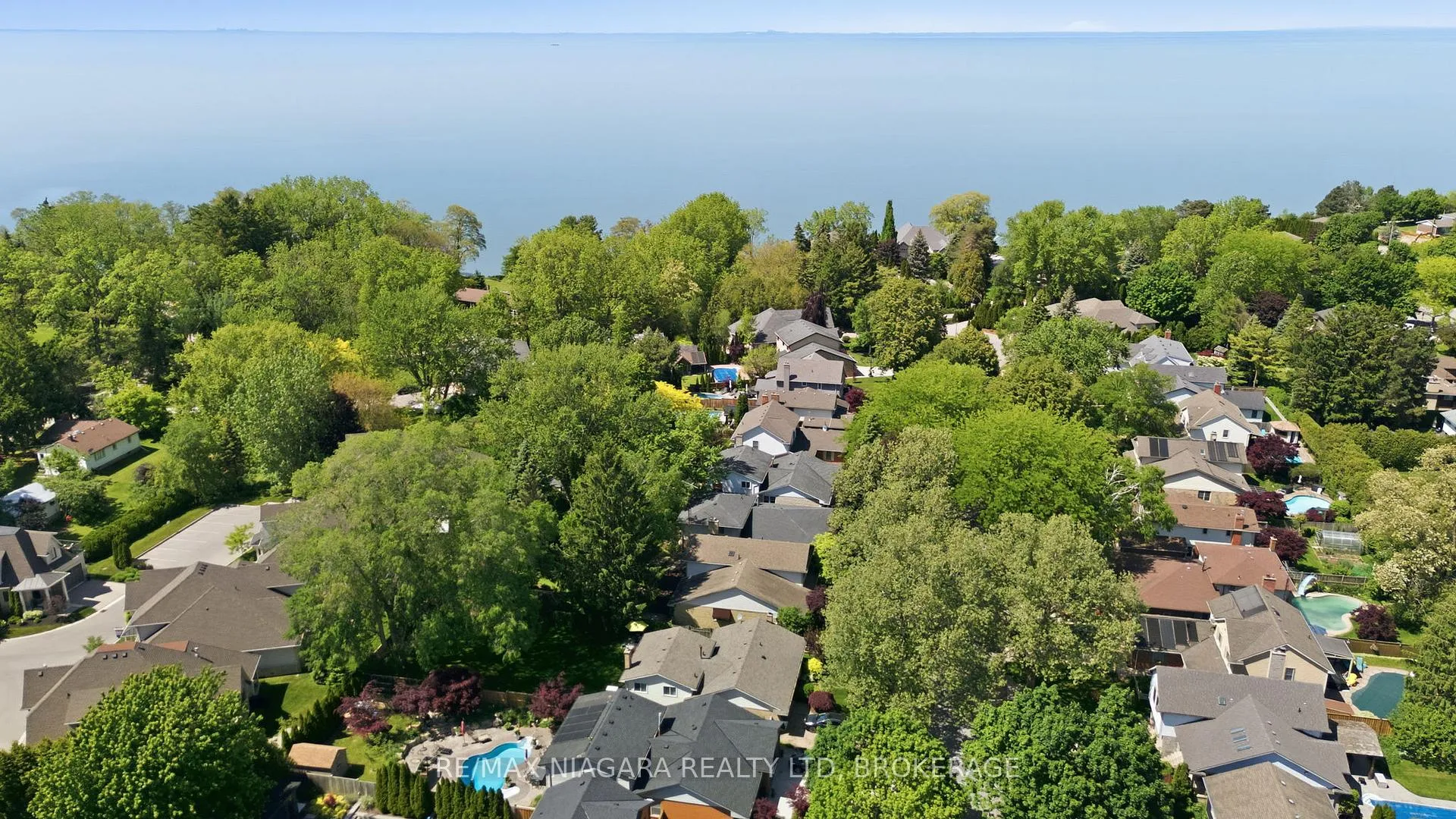 Photo 42 of 65 October Drive, St. Catharines, Lakeshore — HOMEH