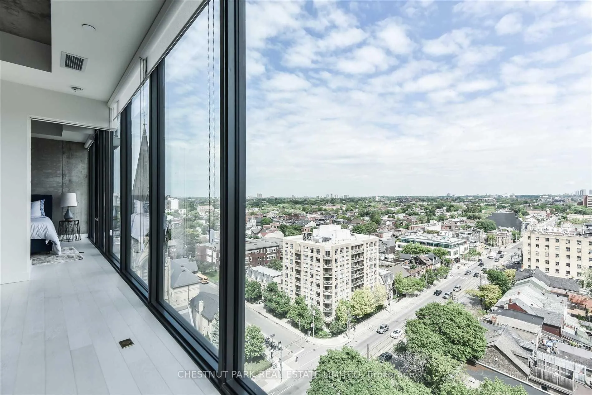 Photo 5 of Unit 908, 111 Bathurst Street, Toronto, Waterfront Communities — HOMEH