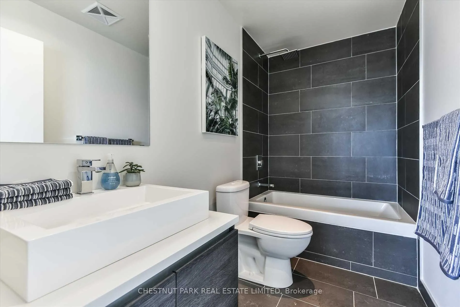 Photo 9 of Unit 908, 111 Bathurst Street, Toronto, Waterfront Communities — HOMEH