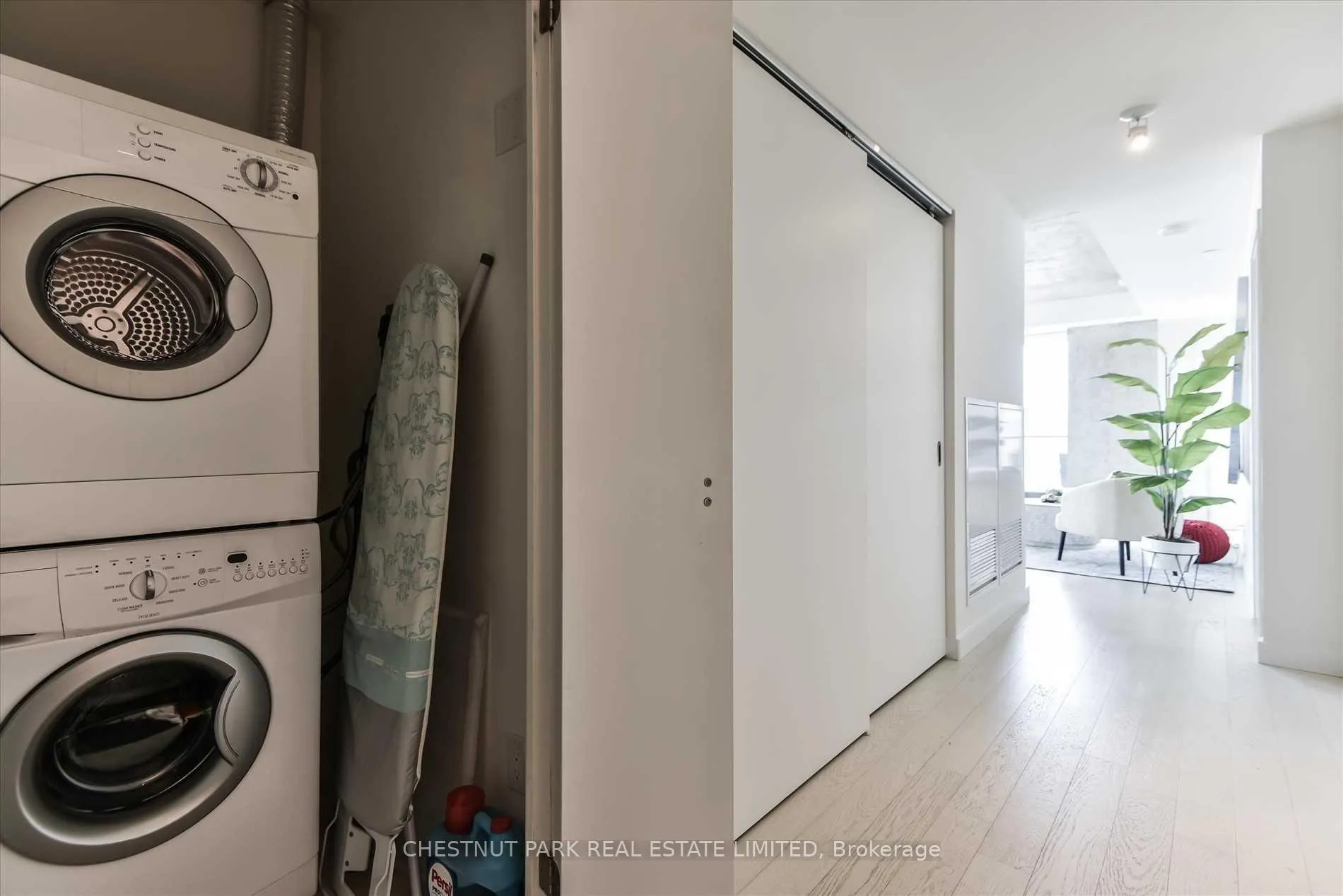 Photo 10 of Unit 908, 111 Bathurst Street, Toronto, Waterfront Communities — HOMEH