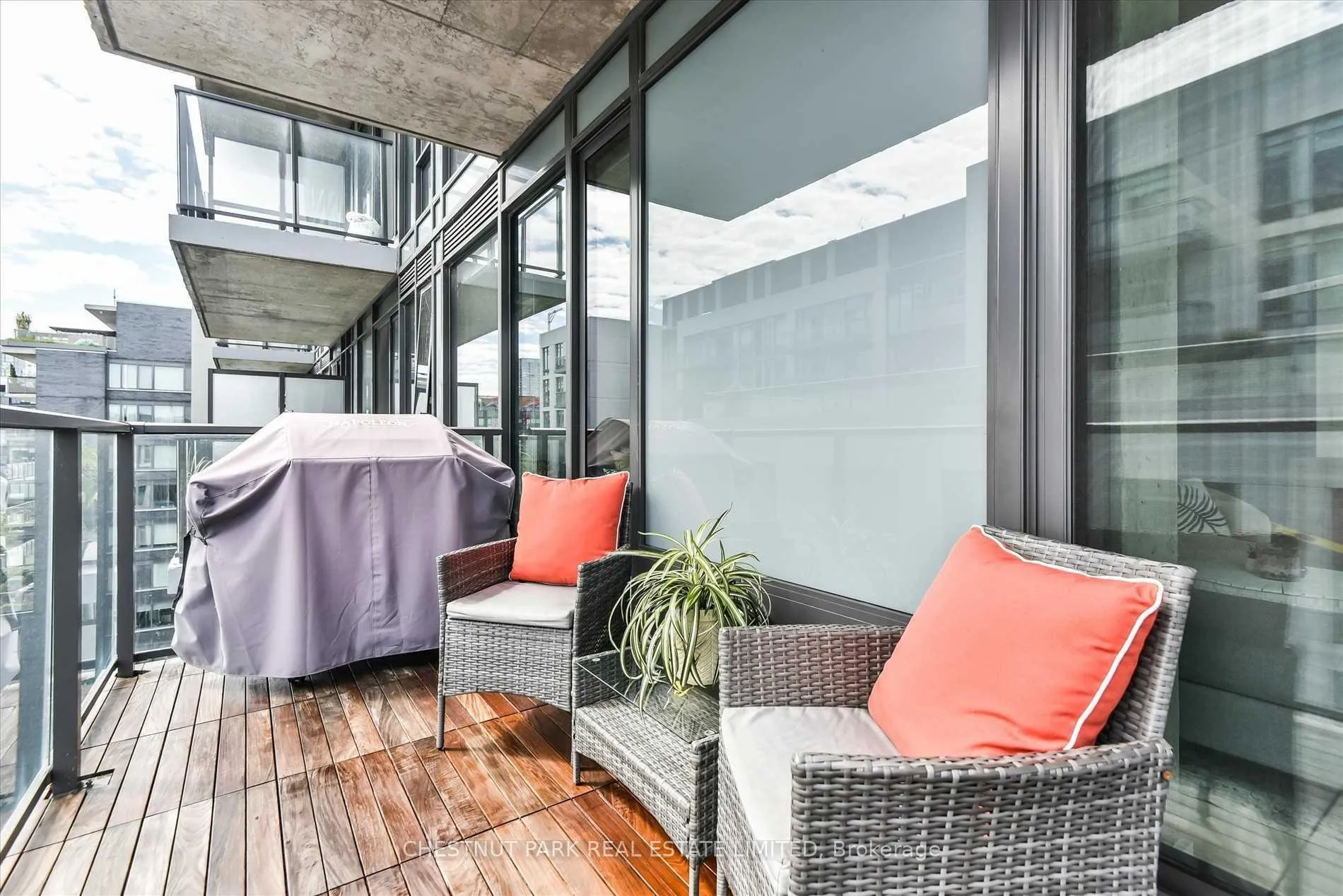 Photo 11 of Unit 908, 111 Bathurst Street, Toronto, Waterfront Communities — HOMEH