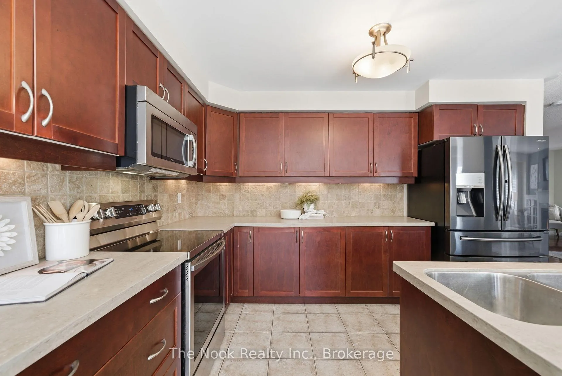 Photo 18 of 337 Bons Avenue, Clarington, Bowmanville — HOMEH