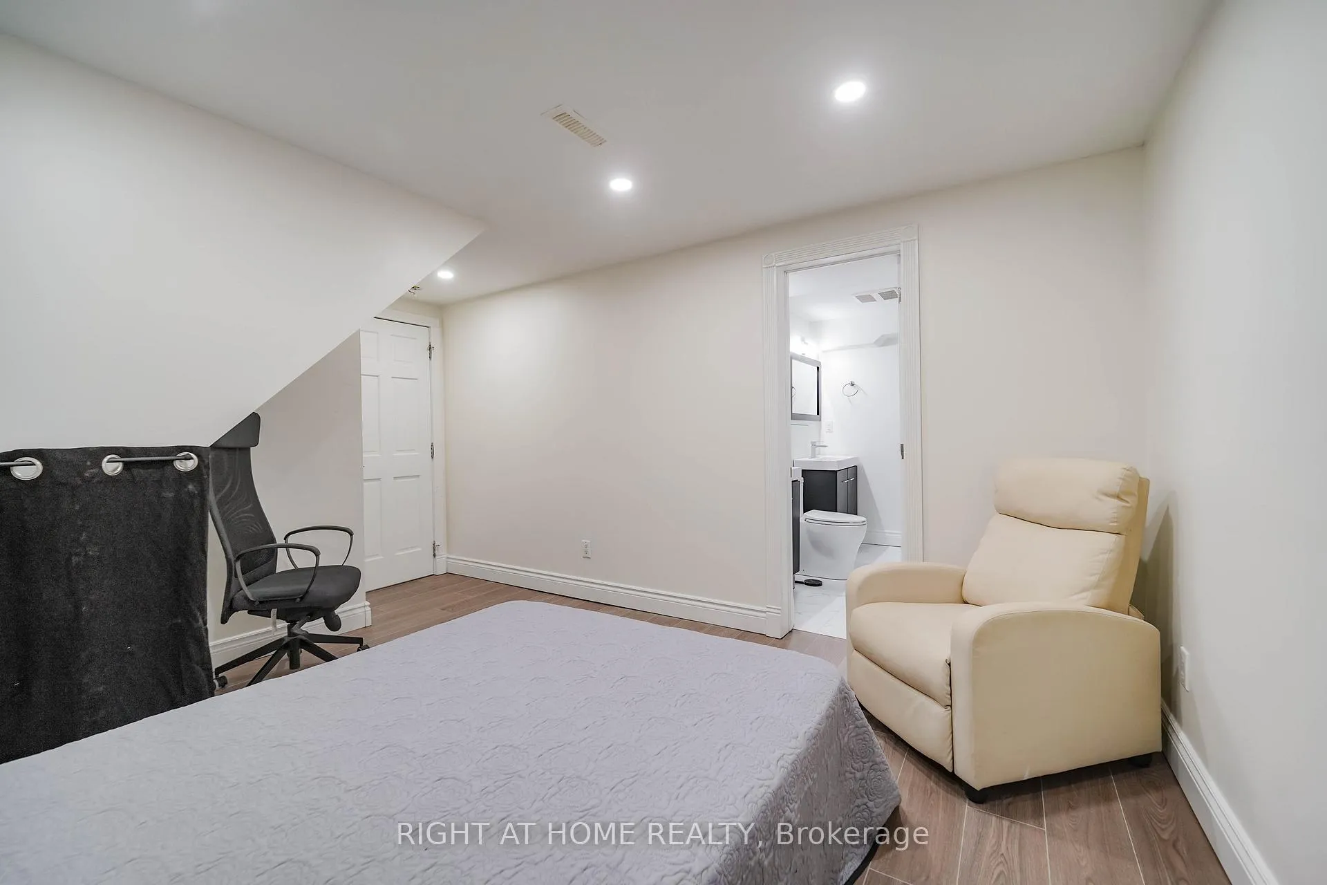 Photo 33 of 35 Tillbrook Court, Scarborough, Malvern — HOMEH