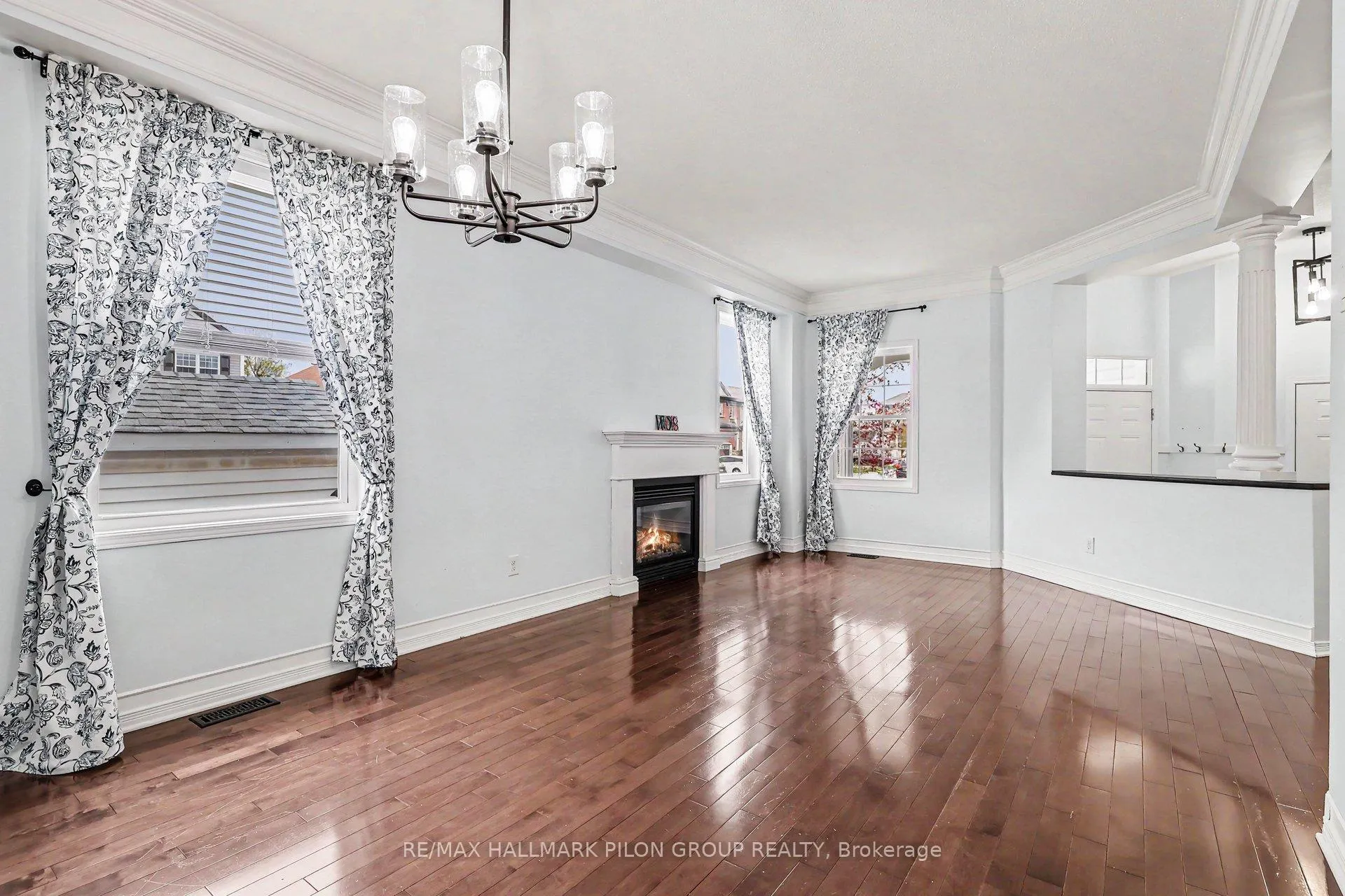 Photo 5 of 108 Jolley Cut Way, Ottawa, Mer Bleue/Bradley Estates/Anderson Park — HOMEH