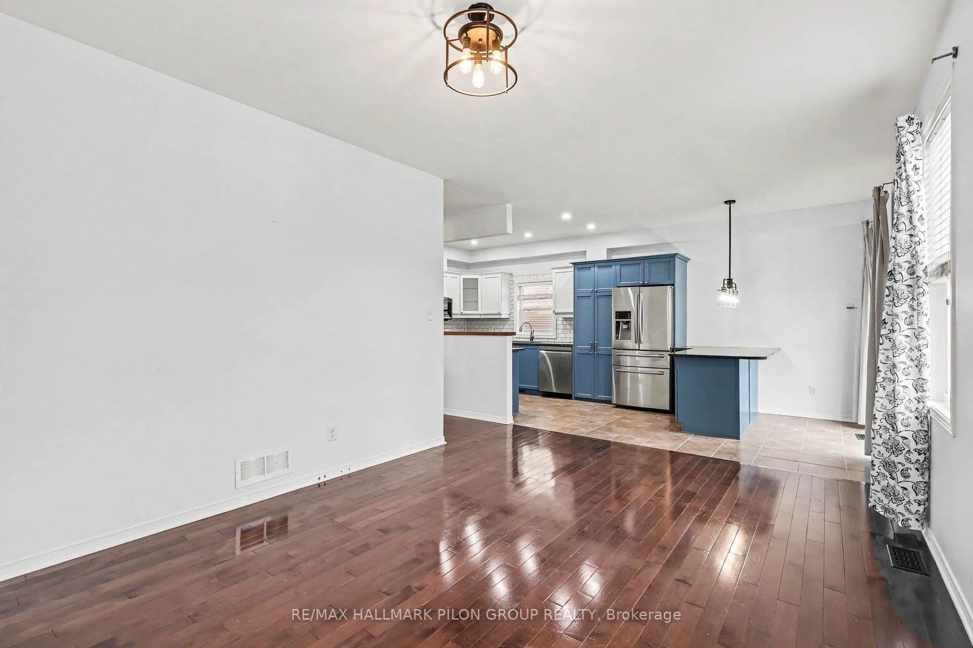 Photo 12 of 108 Jolley Cut Way, Ottawa, Mer Bleue/Bradley Estates/Anderson Park — HOMEH