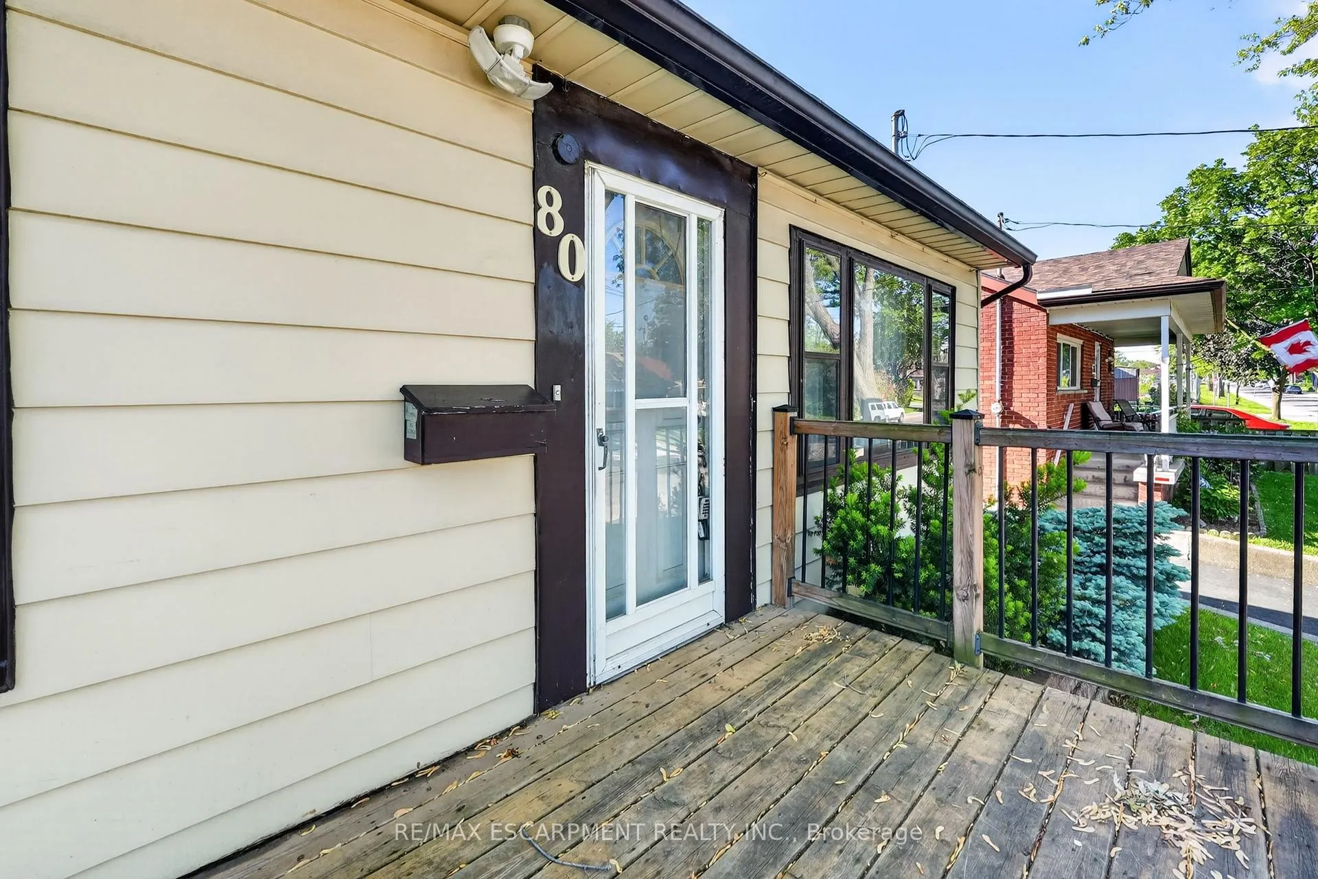 Photo 2 of 80 Walter Avenue N, Hamilton, Normanhurst — HOMEH