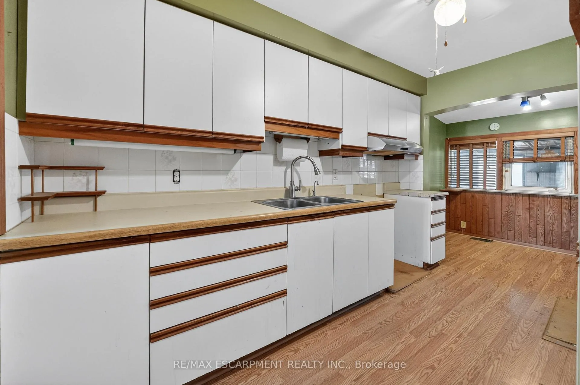 Photo 6 of 80 Walter Avenue N, Hamilton, Normanhurst — HOMEH
