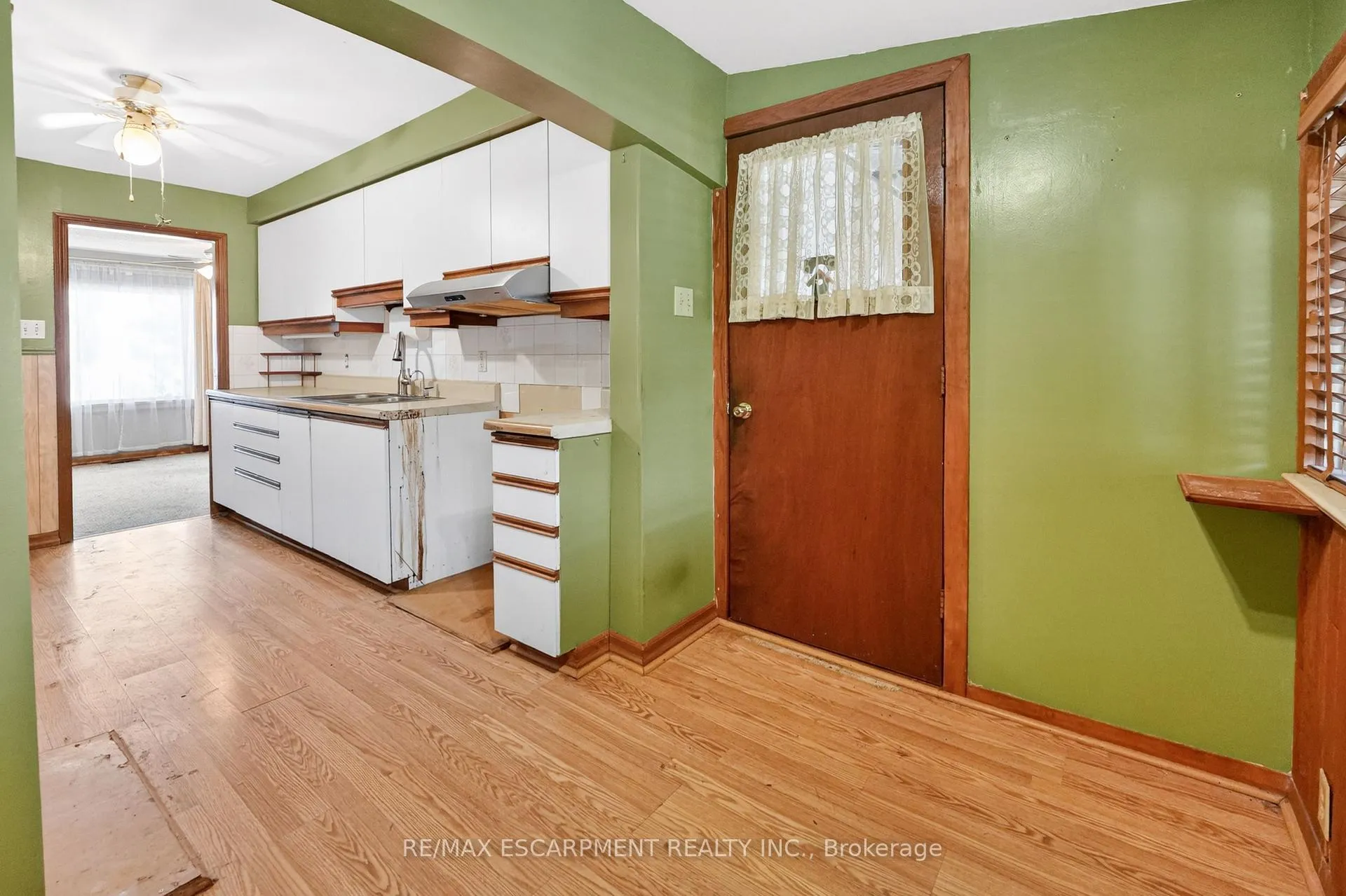 Photo 7 of 80 Walter Avenue N, Hamilton, Normanhurst — HOMEH