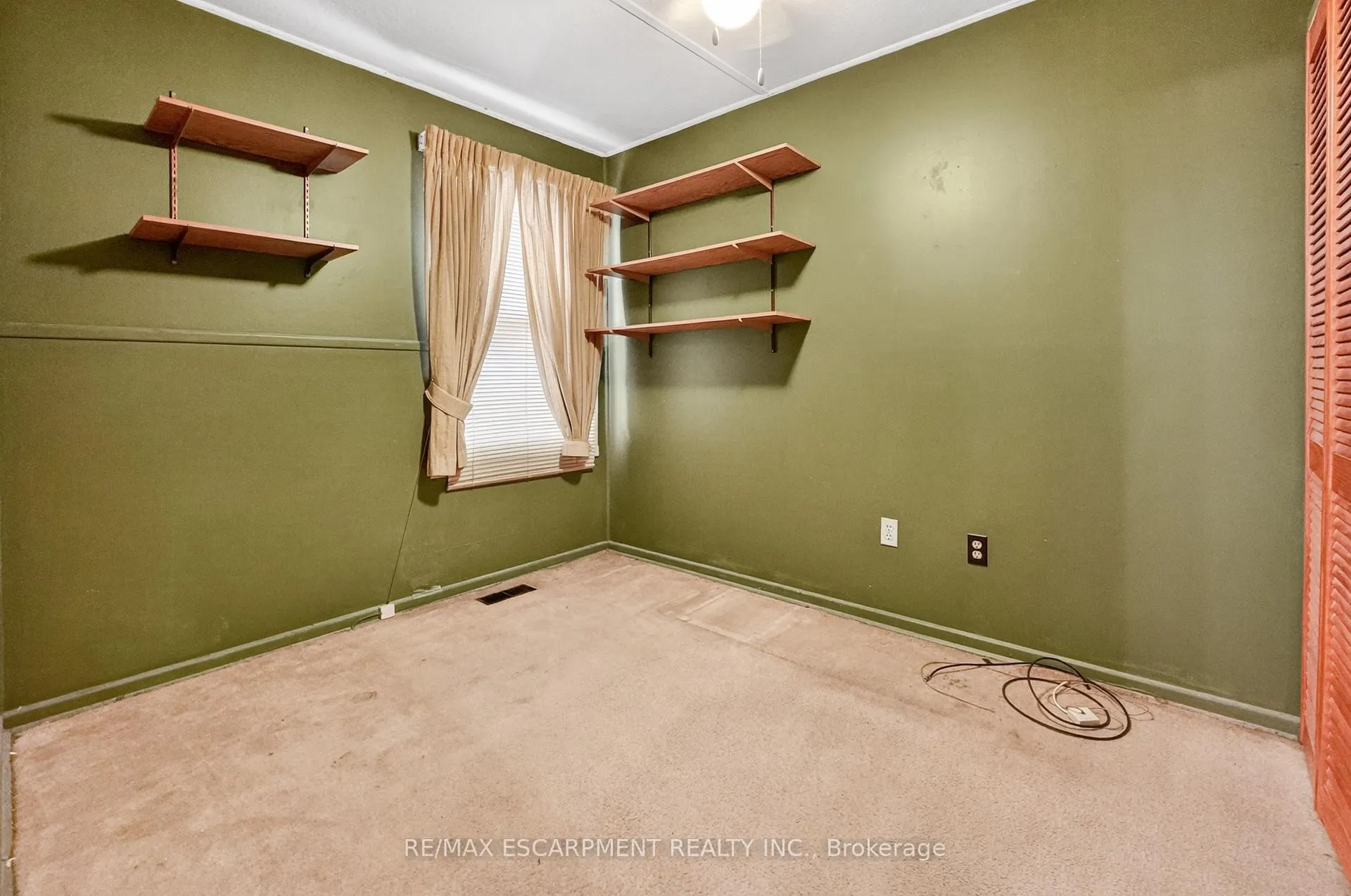 Photo 9 of 80 Walter Avenue N, Hamilton, Normanhurst — HOMEH