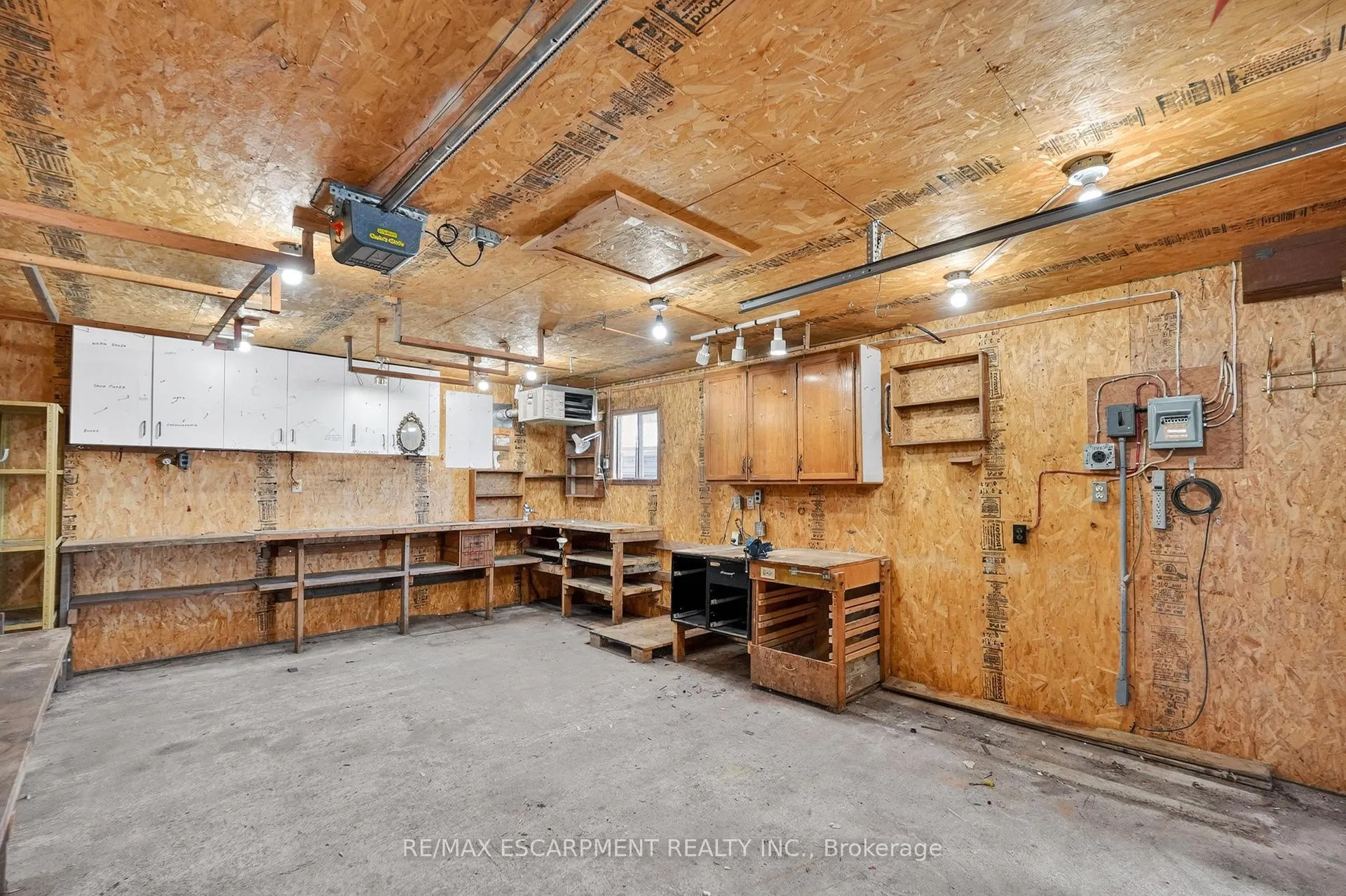 Photo 17 of 80 Walter Avenue N, Hamilton, Normanhurst — HOMEH