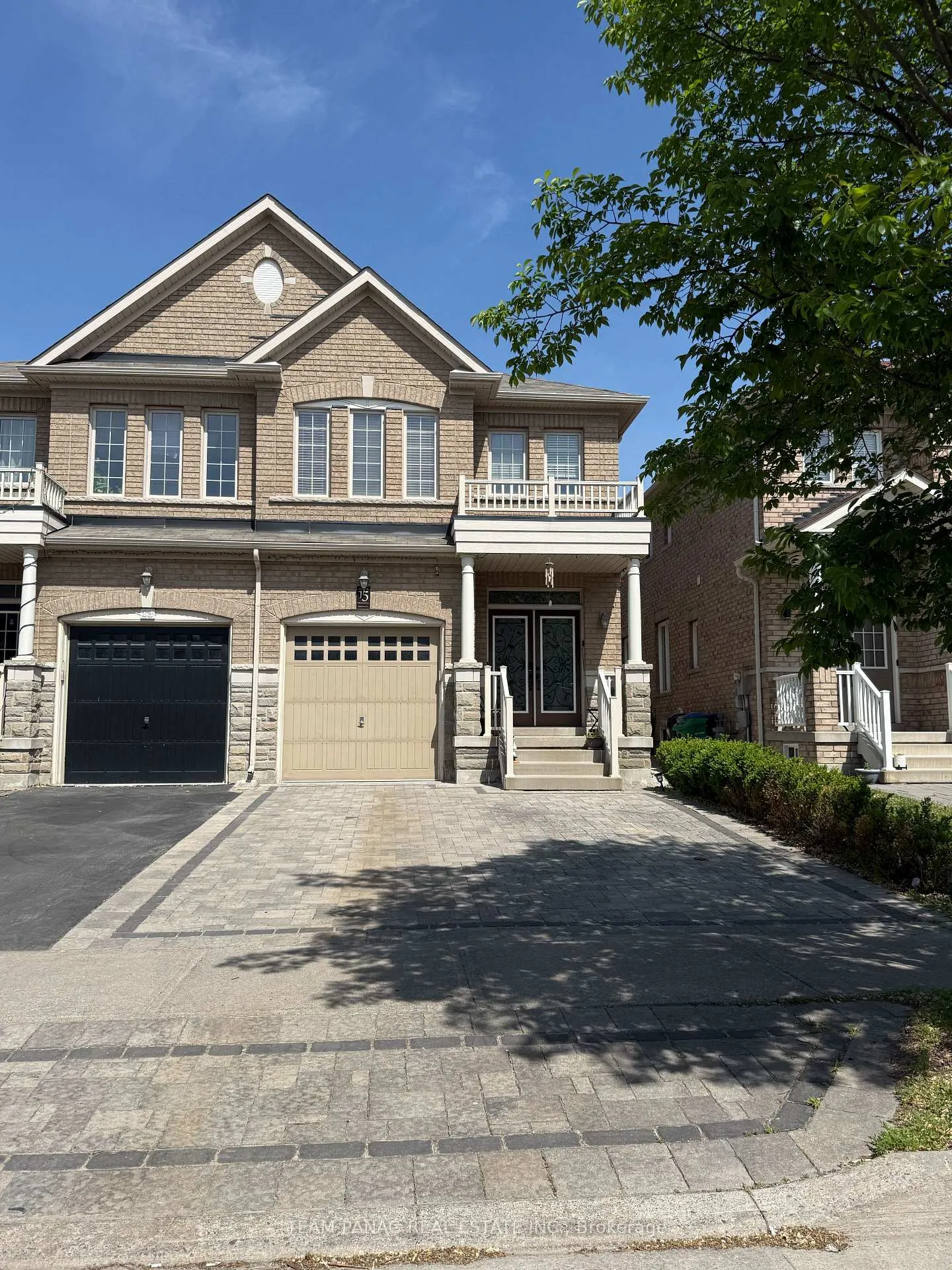 Front of 15 Vanderpool Crescent