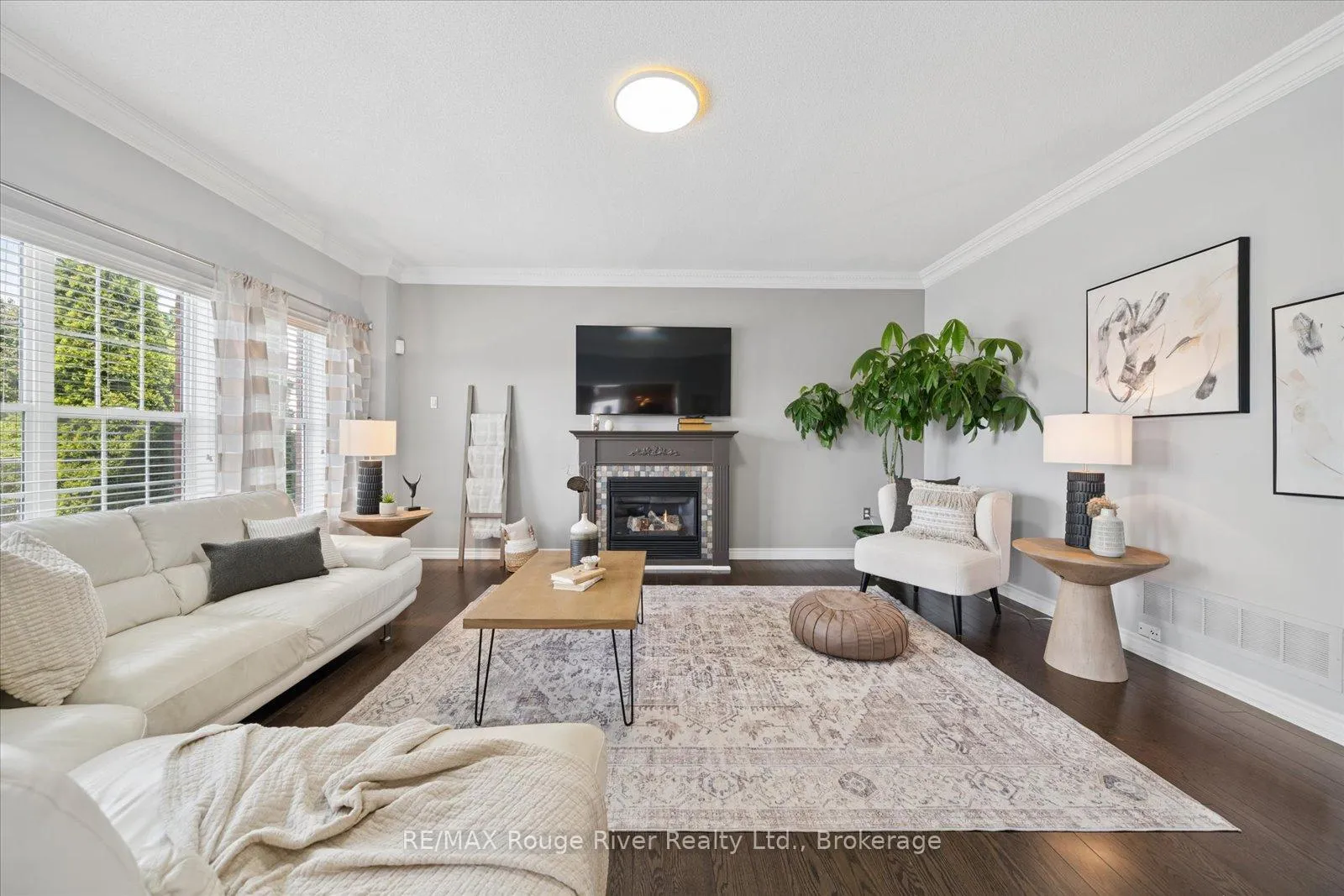 Photo 14 of 8 Briggs Crescent, Whitby, Brooklin — HOMEH