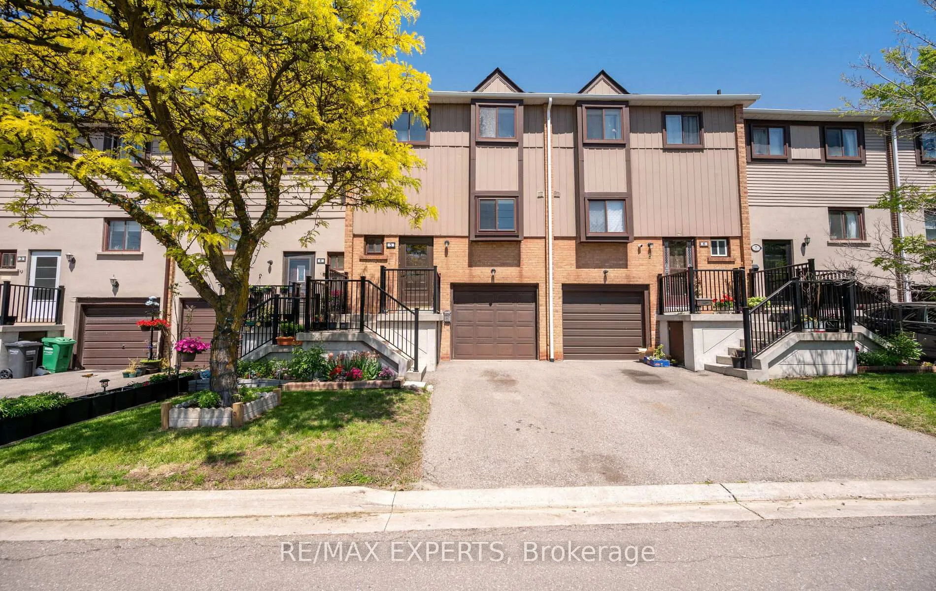 Photo 1 of 5 Moregate Crescent, Brampton, Central Park — HOMEH
