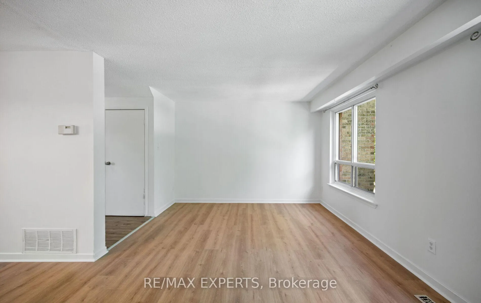 Photo 7 of 5 Moregate Crescent, Brampton, Central Park — HOMEH
