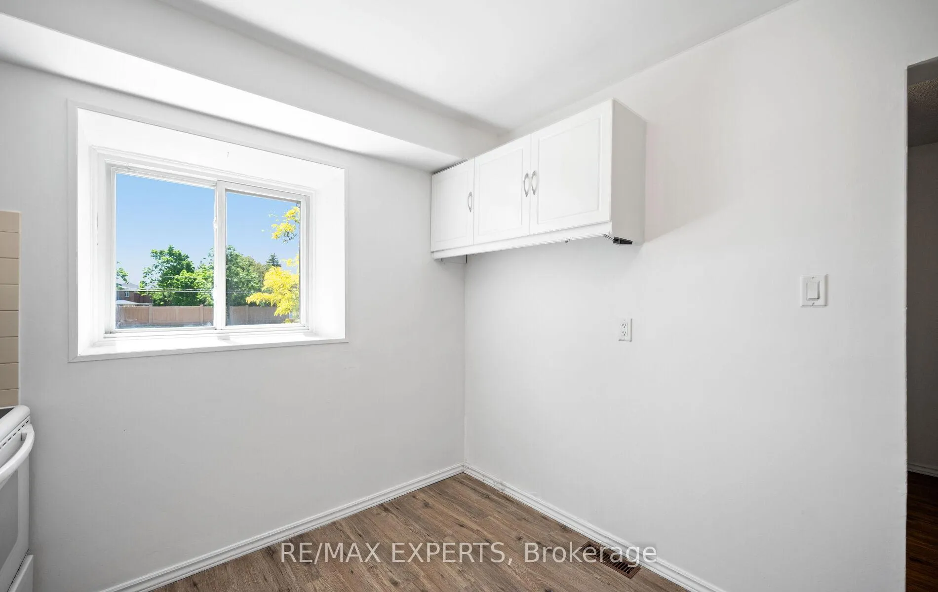 Photo 14 of 5 Moregate Crescent, Brampton, Central Park — HOMEH