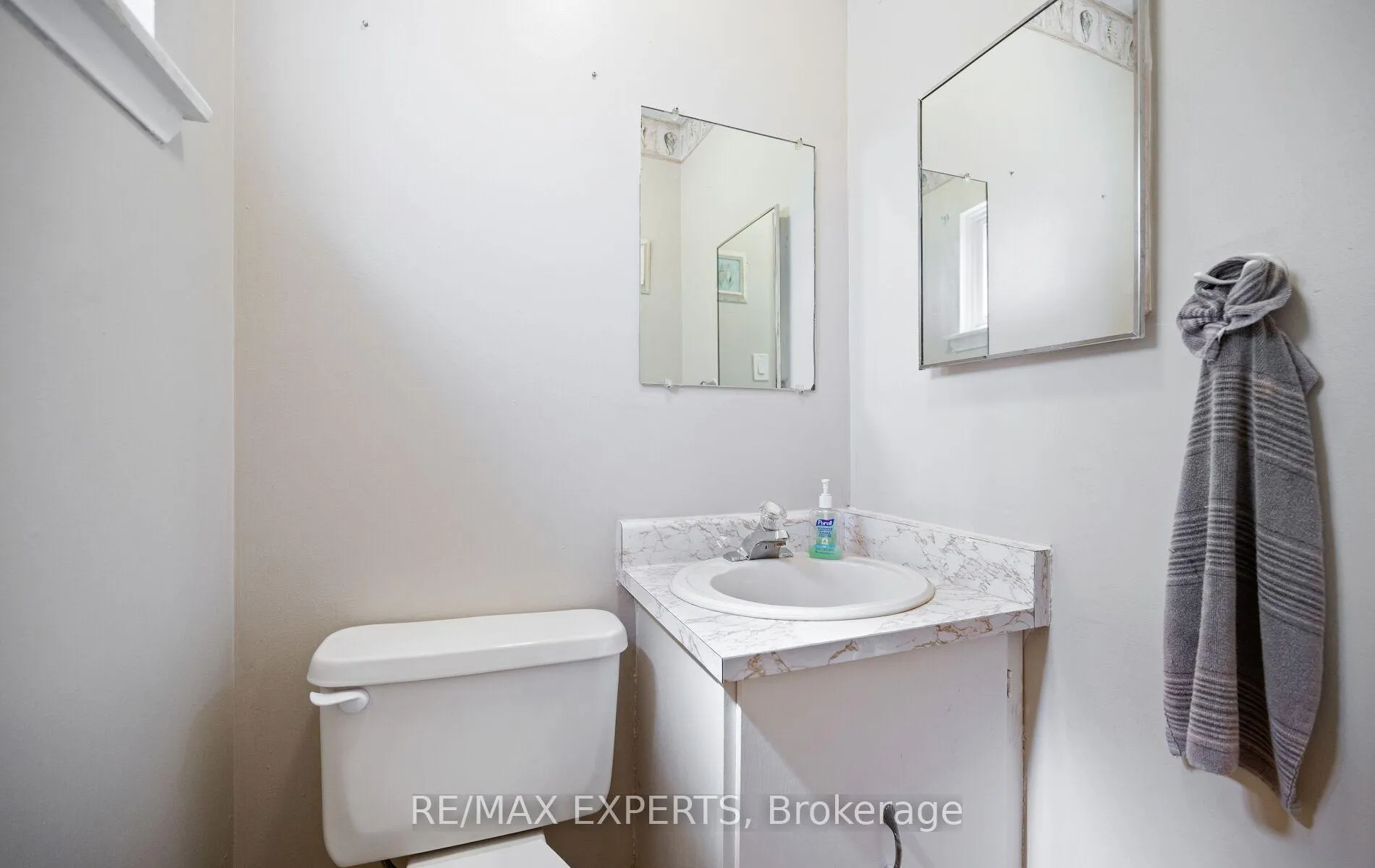 Photo 17 of 5 Moregate Crescent, Brampton, Central Park — HOMEH