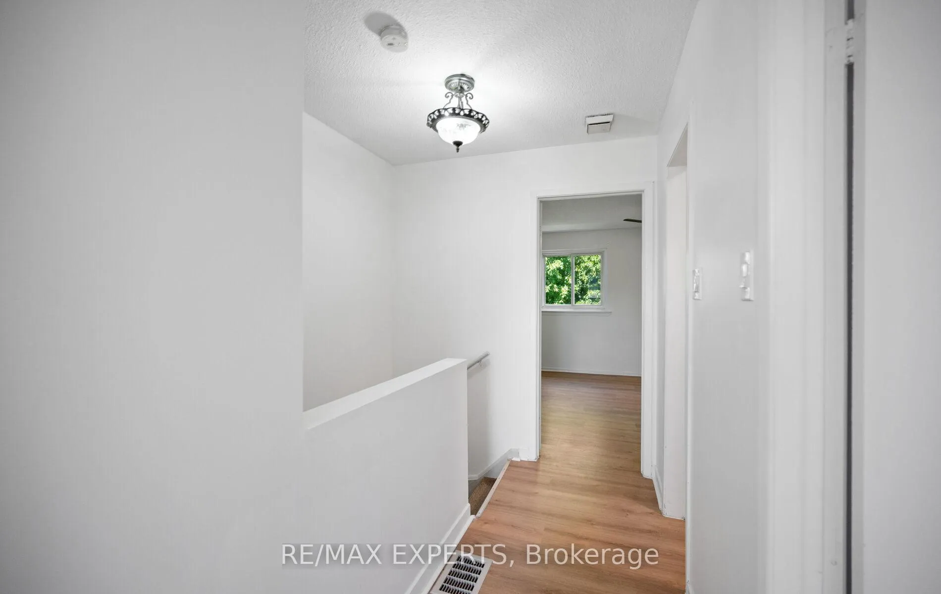 Photo 19 of 5 Moregate Crescent, Brampton, Central Park — HOMEH