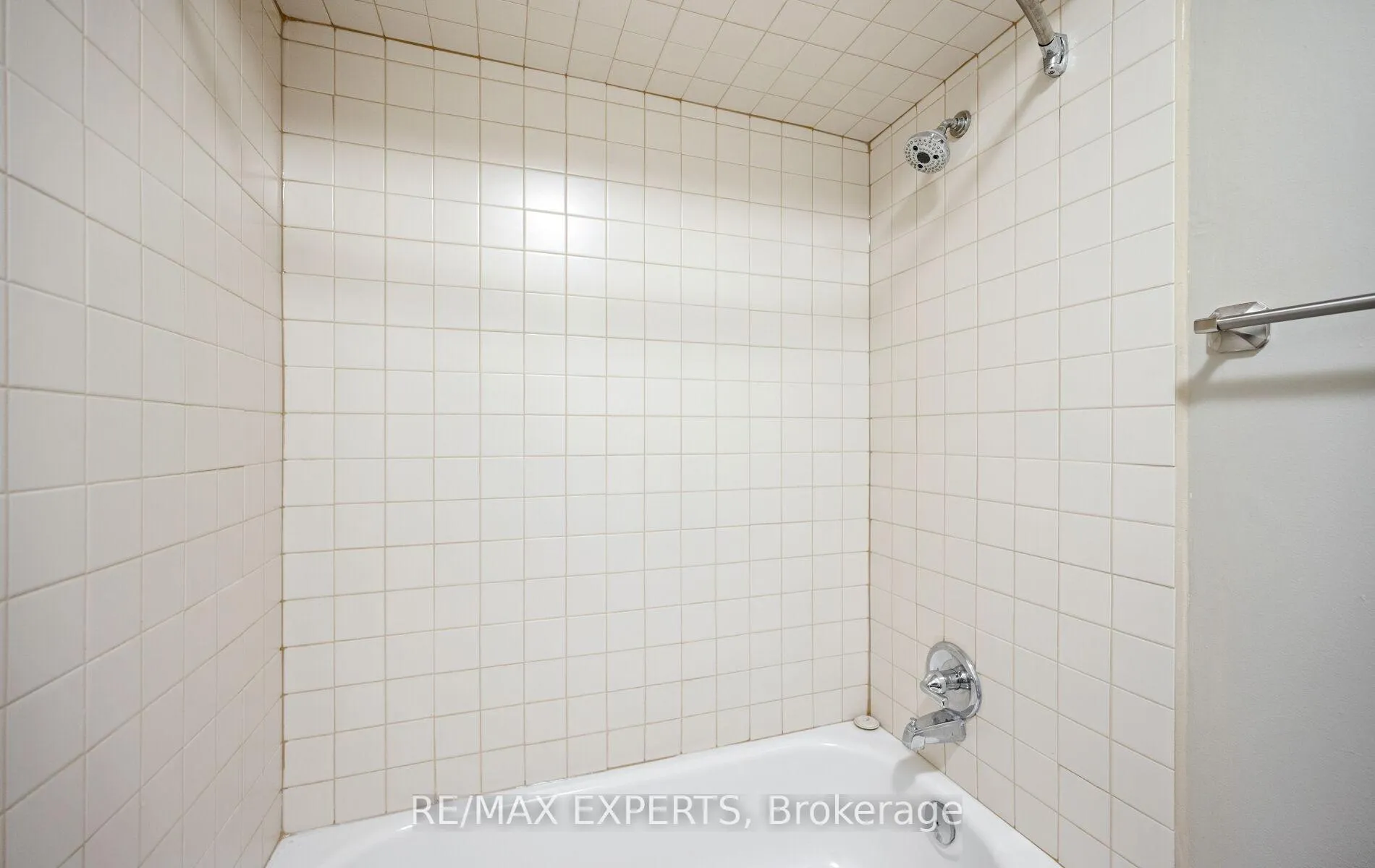 Photo 33 of 5 Moregate Crescent, Brampton, Central Park — HOMEH
