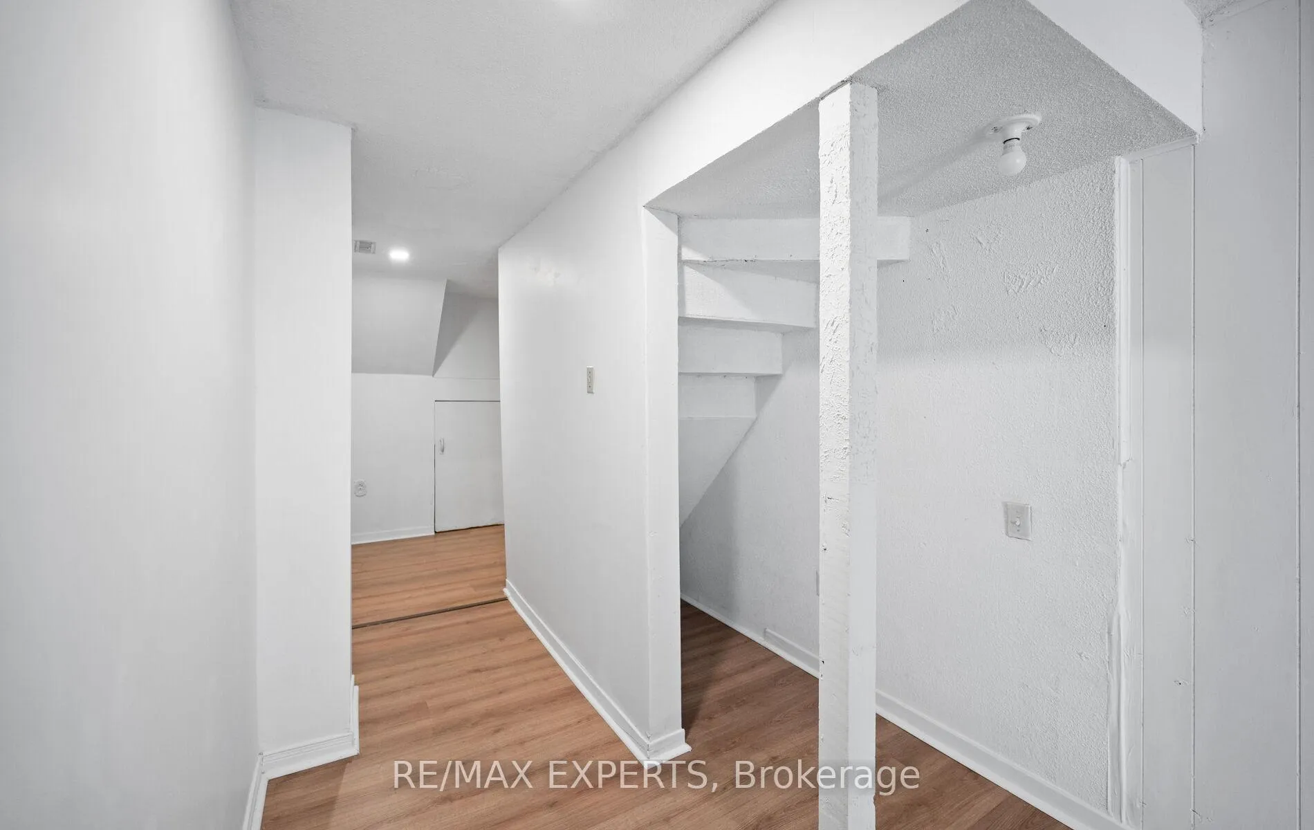 Photo 36 of 5 Moregate Crescent, Brampton, Central Park — HOMEH