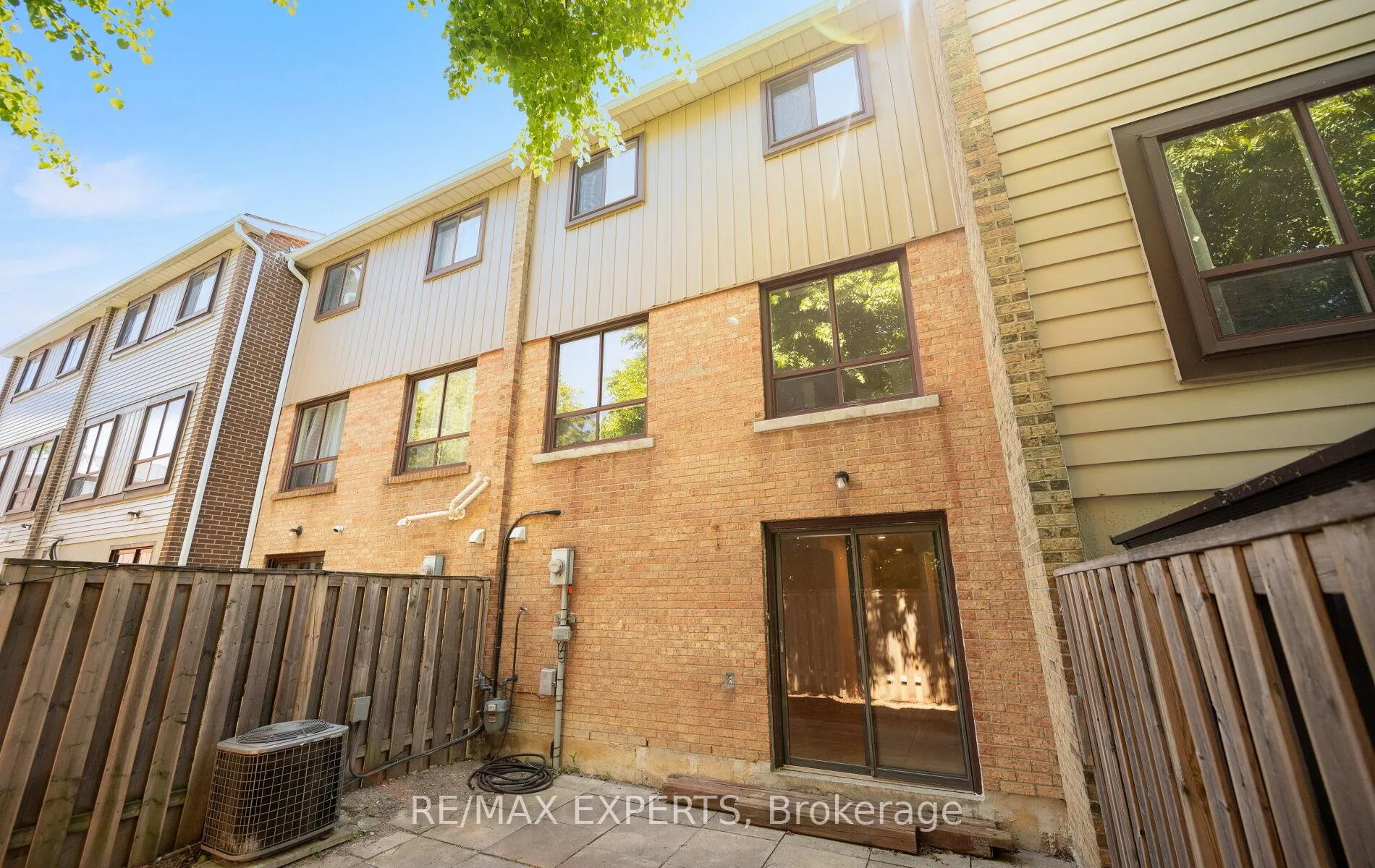 Photo 45 of 5 Moregate Crescent, Brampton, Central Park — HOMEH