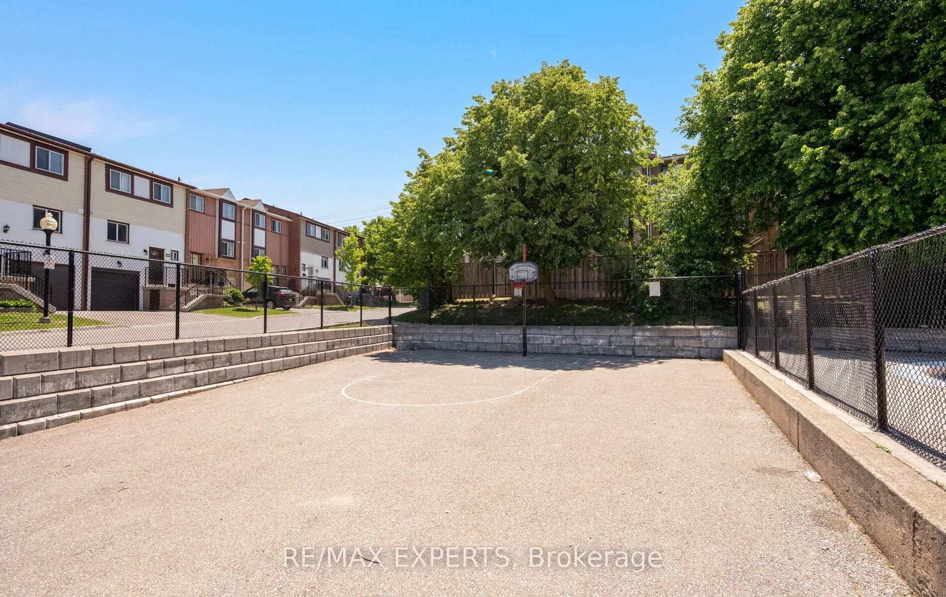 Photo 48 of 5 Moregate Crescent, Brampton, Central Park — HOMEH