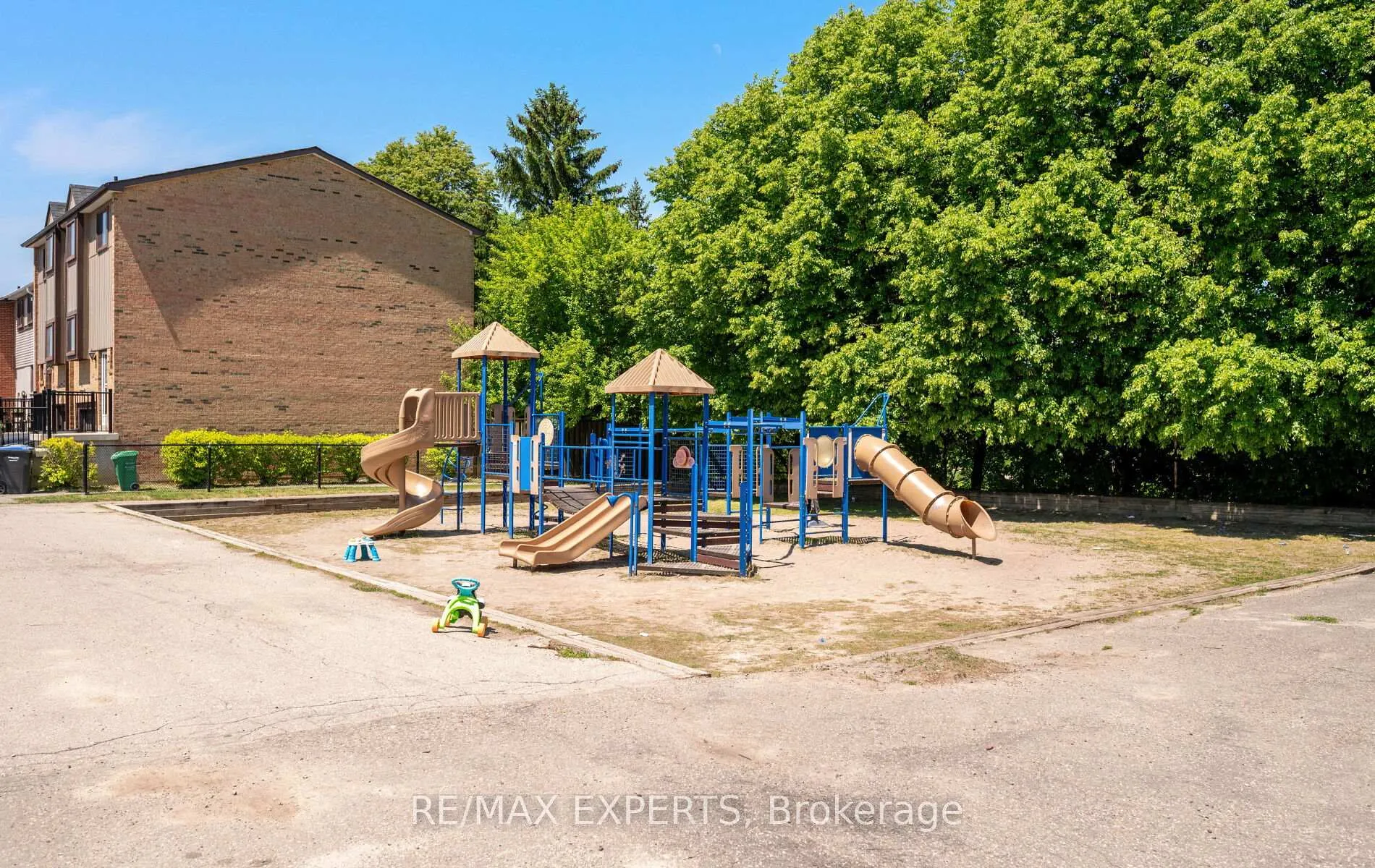 Photo 49 of 5 Moregate Crescent, Brampton, Central Park — HOMEH