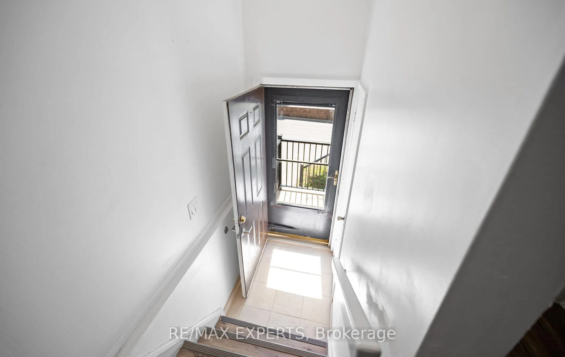 Photo 50 of 5 Moregate Crescent, Brampton, Central Park — HOMEH