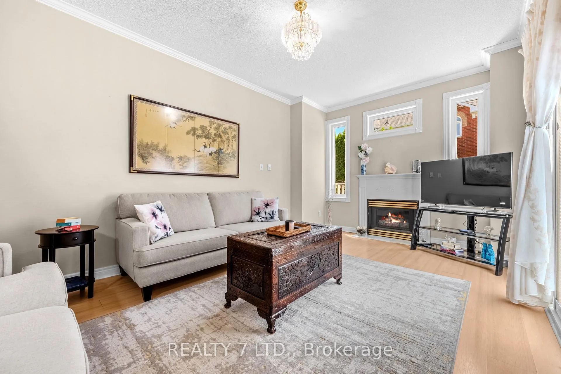 Photo 12 of 211 Downey Circle, Aurora, Bayview Wellington — HOMEH