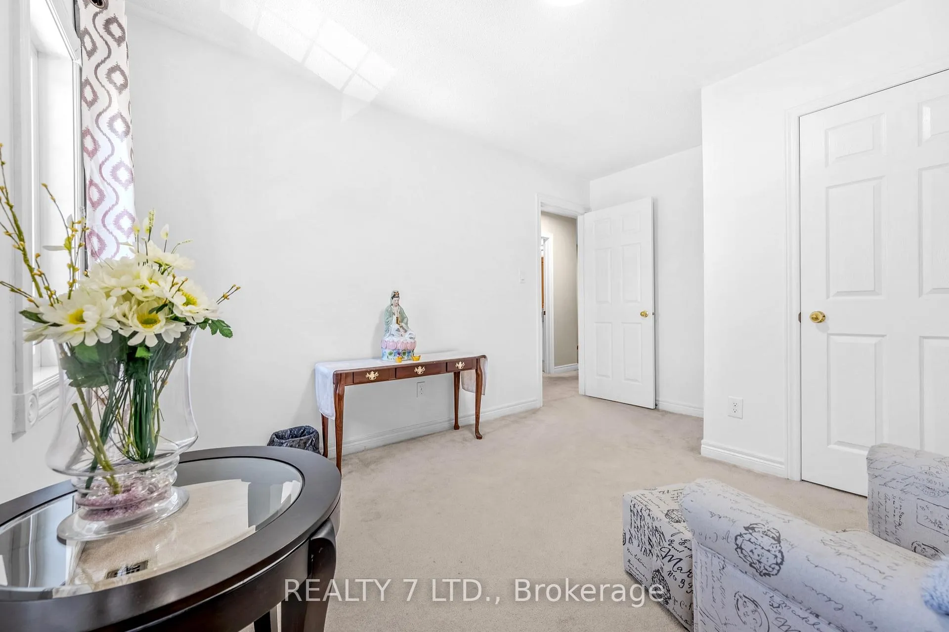 Photo 21 of 211 Downey Circle, Aurora, Bayview Wellington — HOMEH