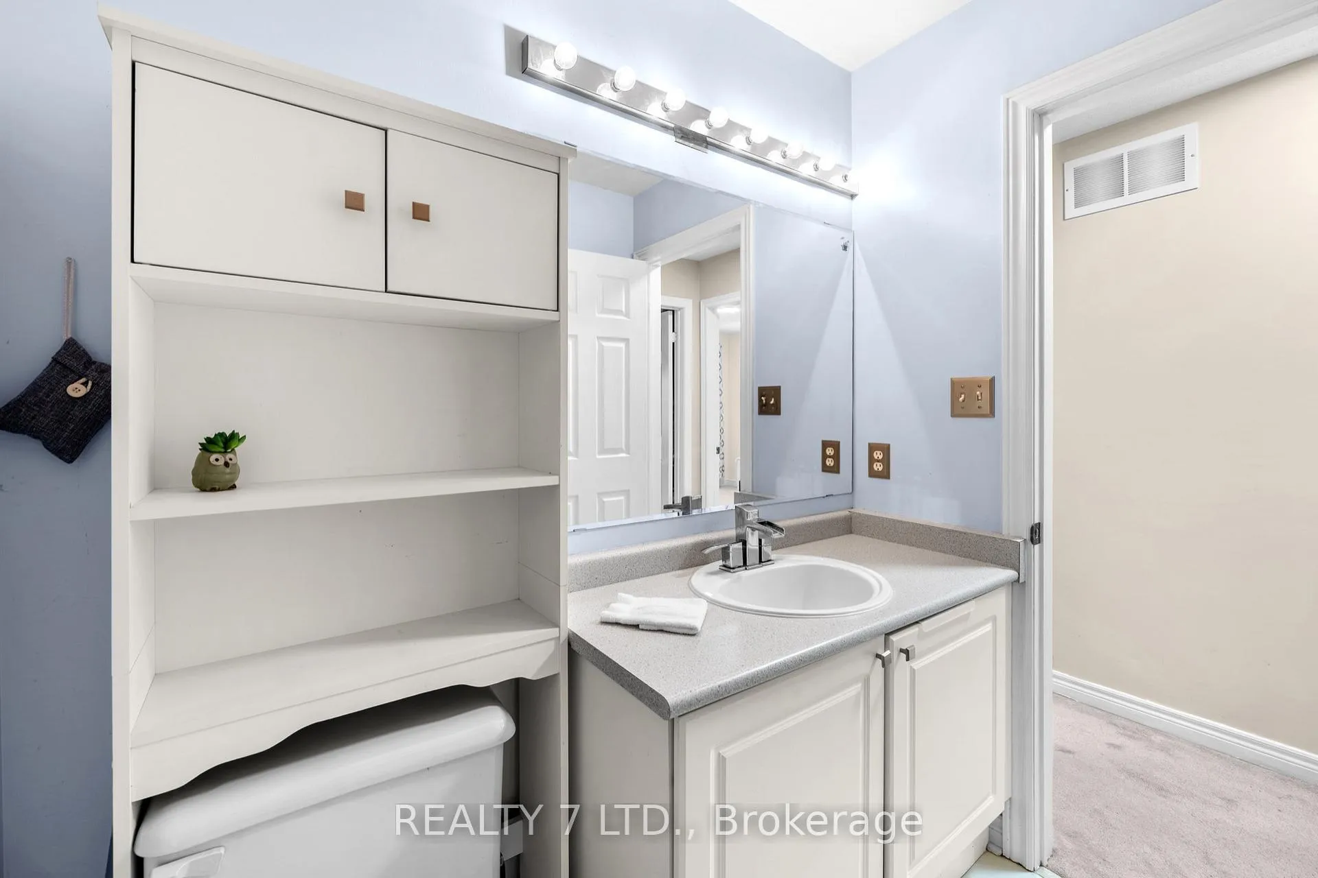 Photo 27 of 211 Downey Circle, Aurora, Bayview Wellington — HOMEH