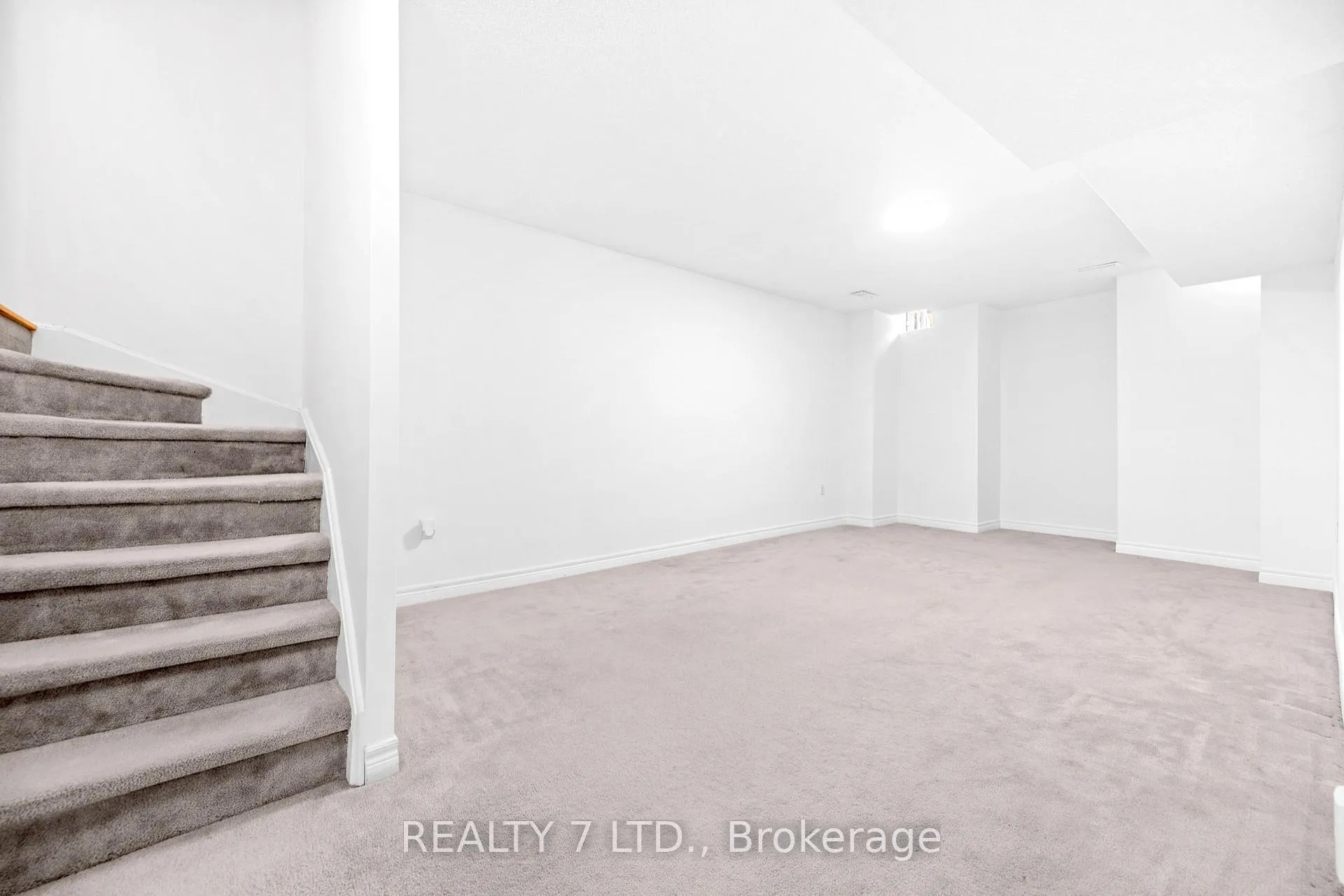 Photo 28 of 211 Downey Circle, Aurora, Bayview Wellington — HOMEH