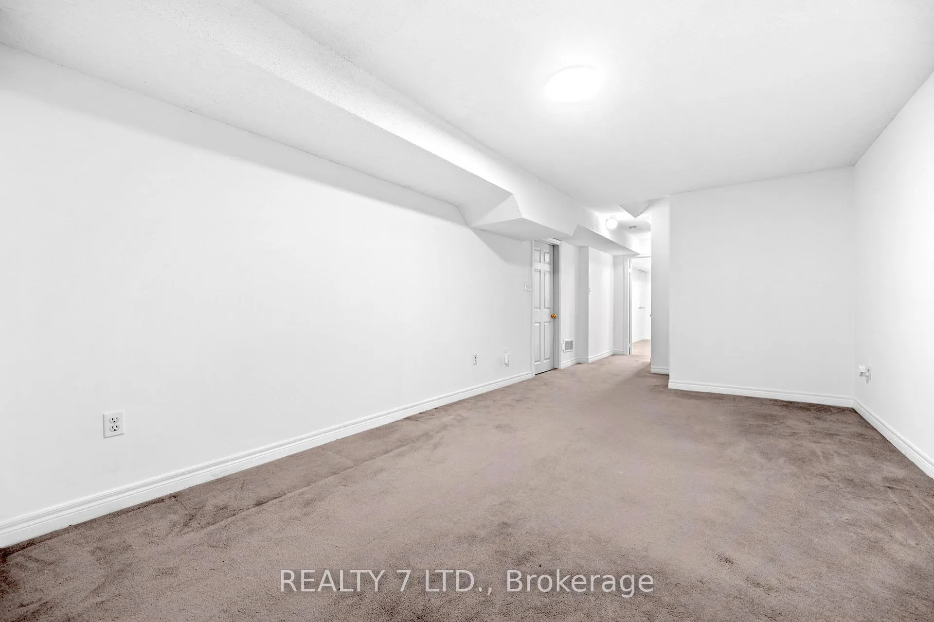 Photo 29 of 211 Downey Circle, Aurora, Bayview Wellington — HOMEH
