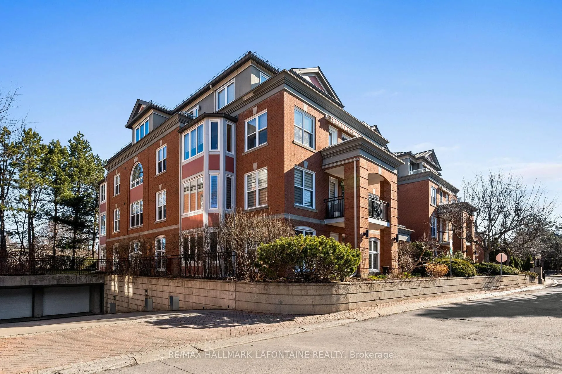Photo 2 of Unit 101, 21 Durham Private, Ottawa, Lindenlea — HOMEH