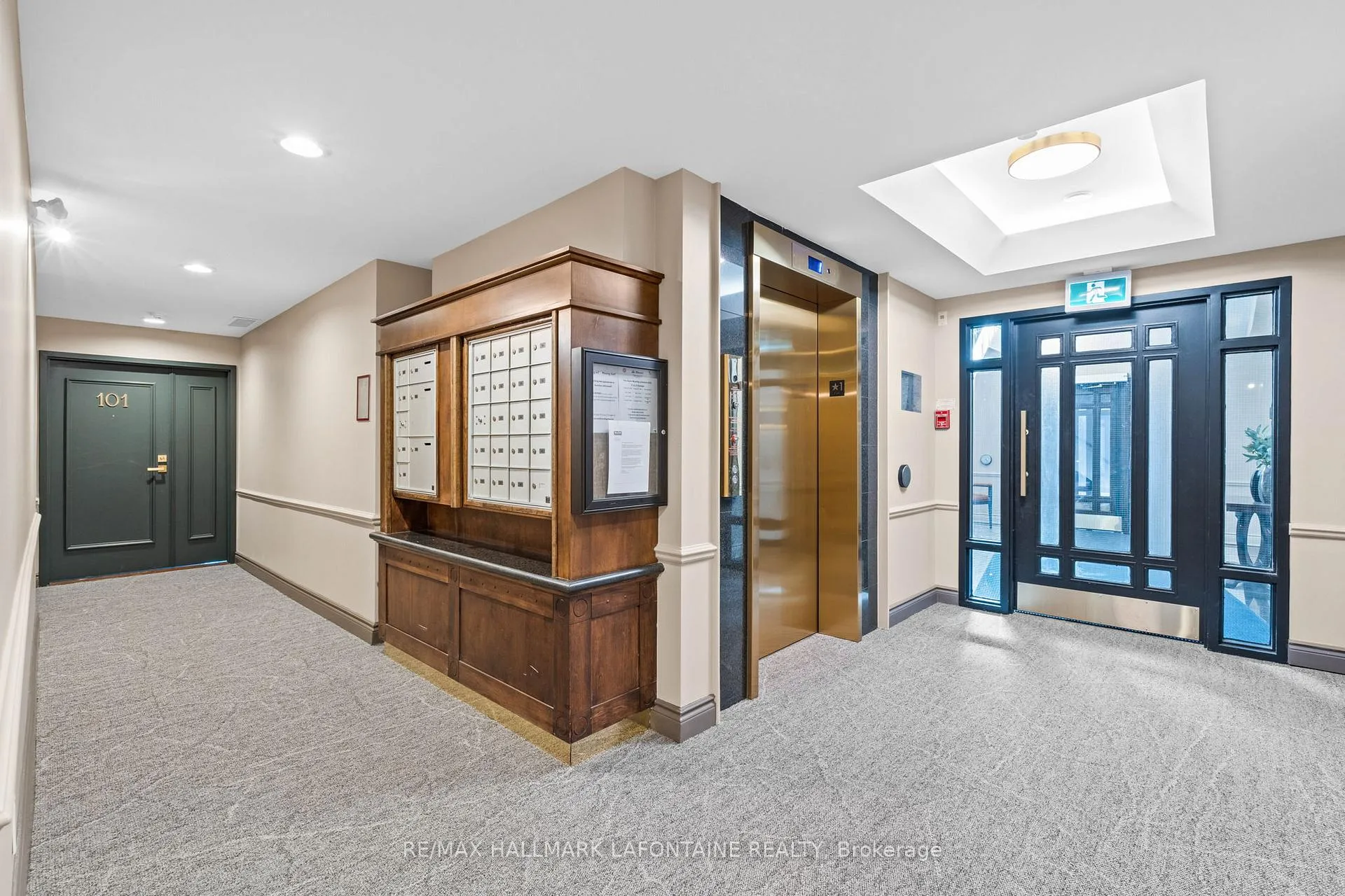 Photo 10 of Unit 101, 21 Durham Private, Ottawa, Lindenlea — HOMEH