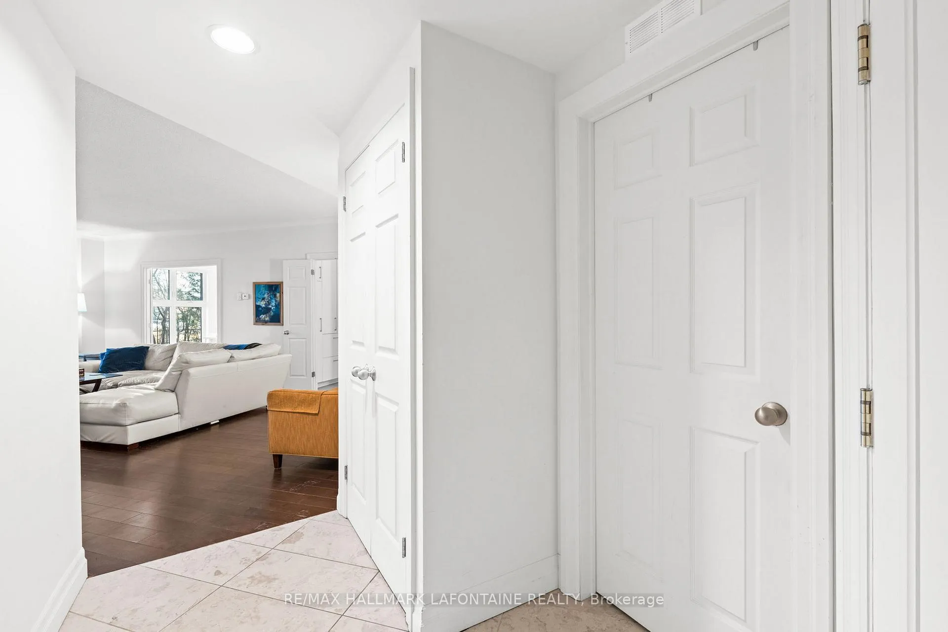Photo 13 of Unit 101, 21 Durham Private, Ottawa, Lindenlea — HOMEH