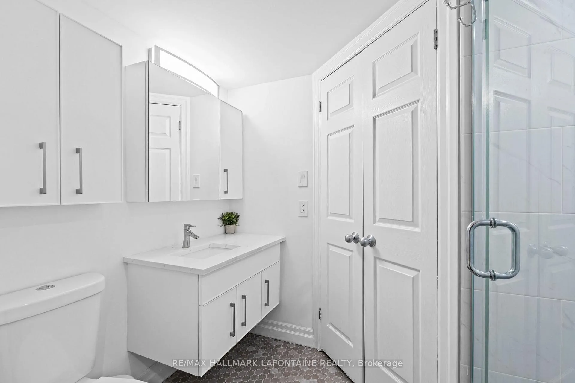 Photo 31 of Unit 101, 21 Durham Private, Ottawa, Lindenlea — HOMEH