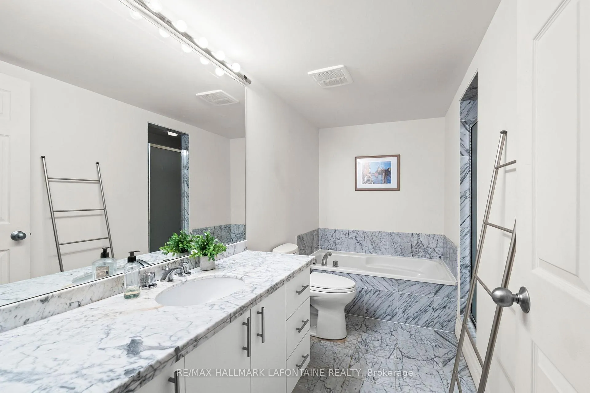 Photo 35 of Unit 101, 21 Durham Private, Ottawa, Lindenlea — HOMEH