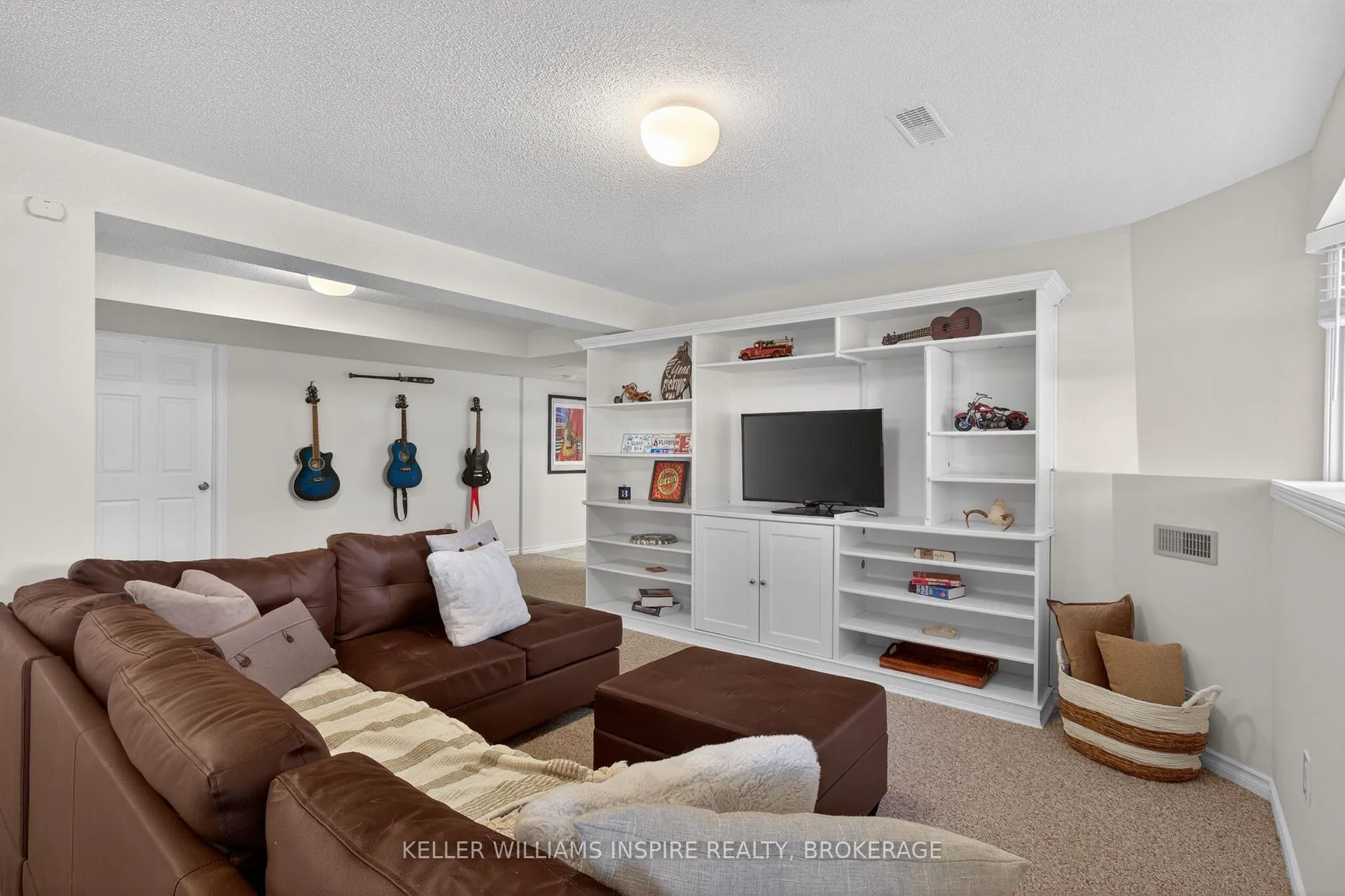 Photo 34 of 69 Barker Drive, Kingston, Kingston East (Incl Barret Crt) — HOMEH