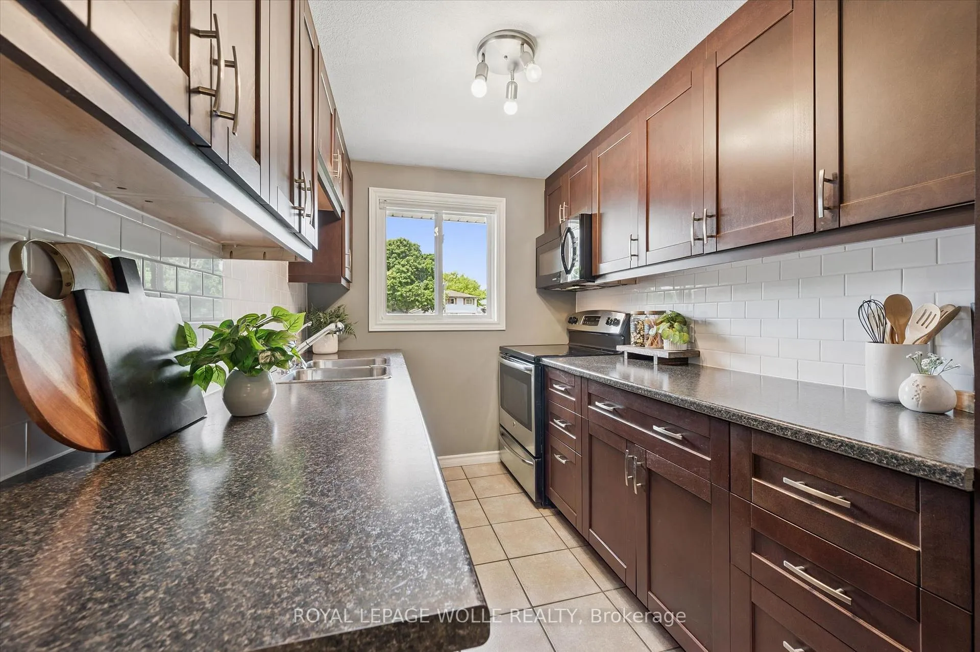 Photo 6 of 541 Shingle Bridge Place, Cambridge — HOMEH