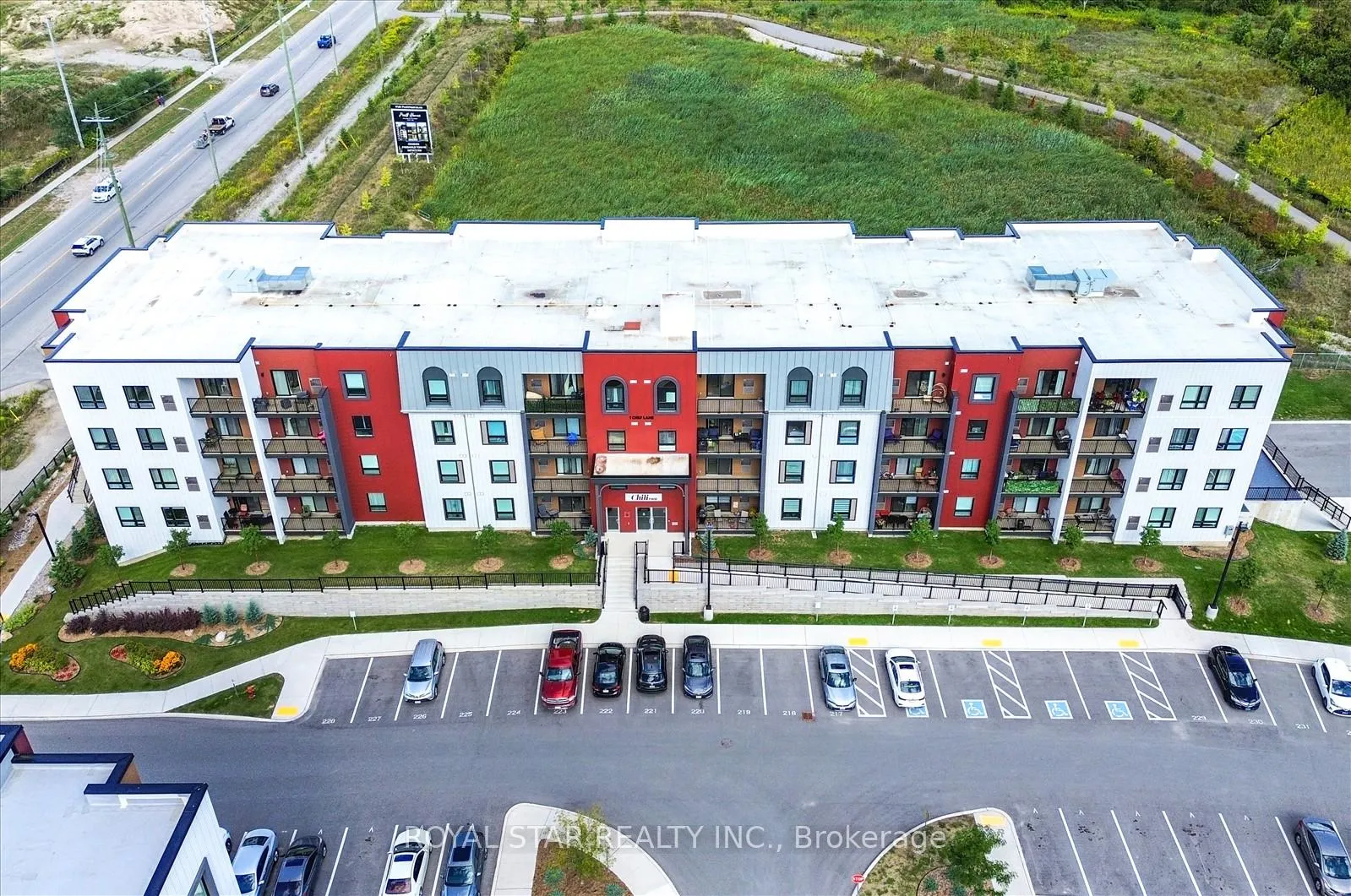 Photo 4 of Unit 401, 1 Chef Lane, Barrie, Rural Barrie Southeast — HOMEH