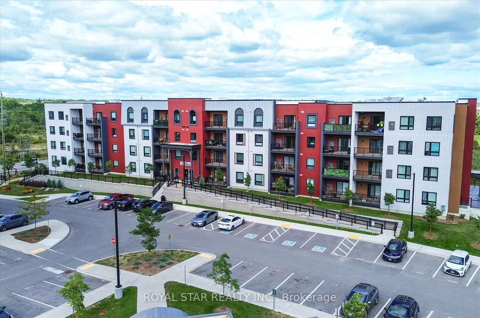 Photo 5 of Unit 401, 1 Chef Lane, Barrie, Rural Barrie Southeast — HOMEH
