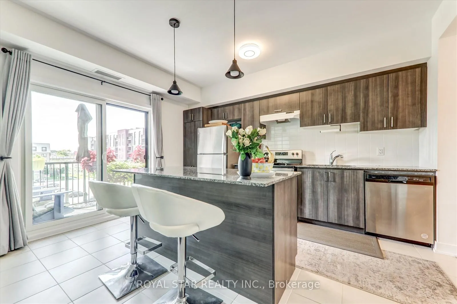 Photo 13 of Unit 401, 1 Chef Lane, Barrie, Rural Barrie Southeast — HOMEH