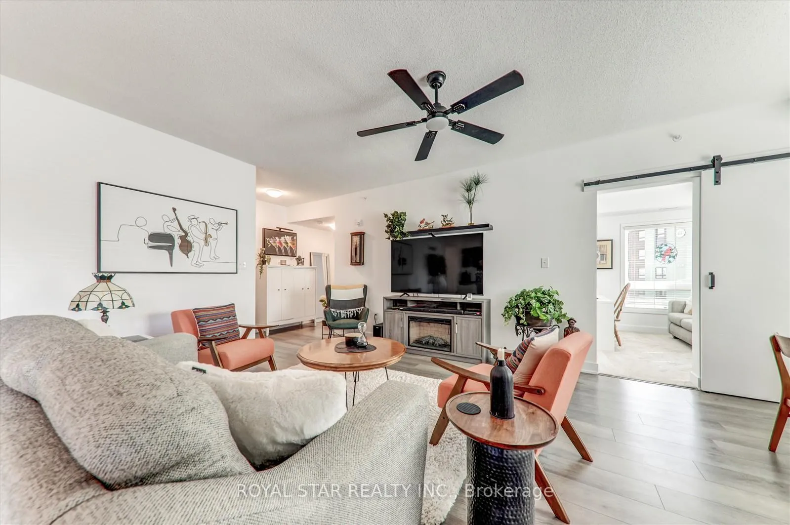 Photo 17 of Unit 401, 1 Chef Lane, Barrie, Rural Barrie Southeast — HOMEH